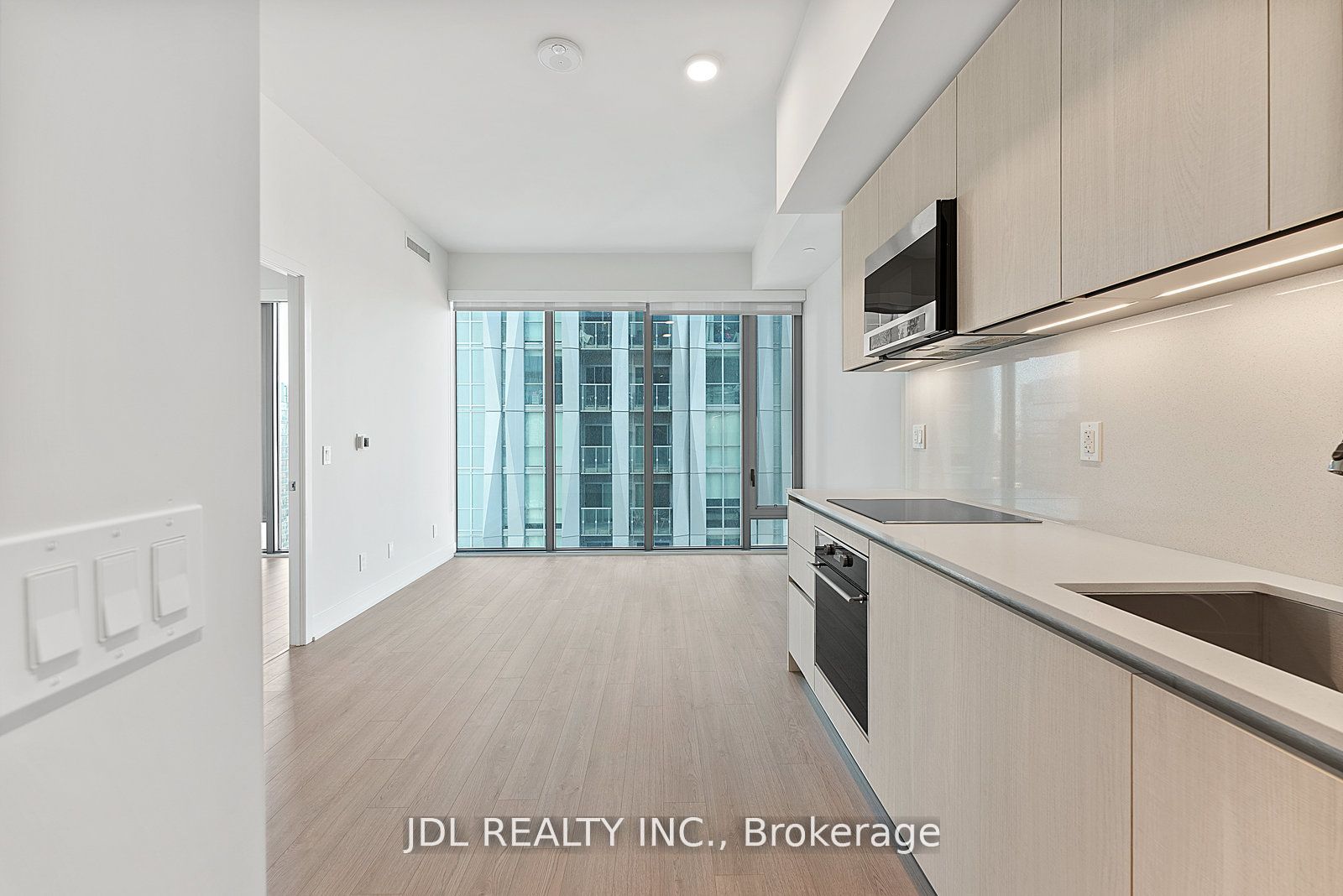 8 Cumberland Street 2609, Toronto, ON M4W 0B6 photo 4