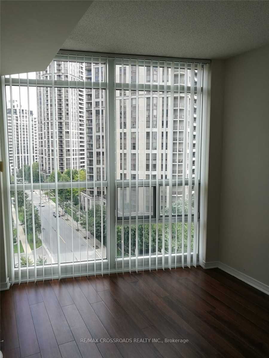 30 Harrison Garden Boulevard 1001, Toronto, ON M2N 7A9 photo 4