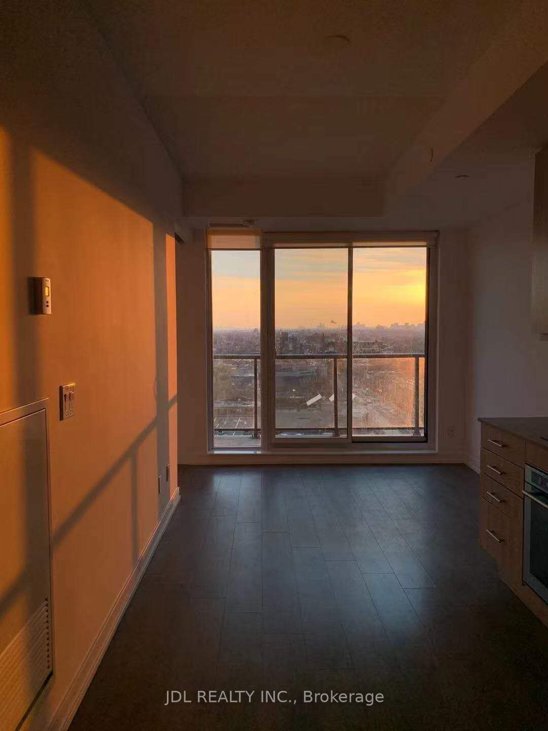 297 College Street 1512, Toronto, ON M5T 0C2 photo 3