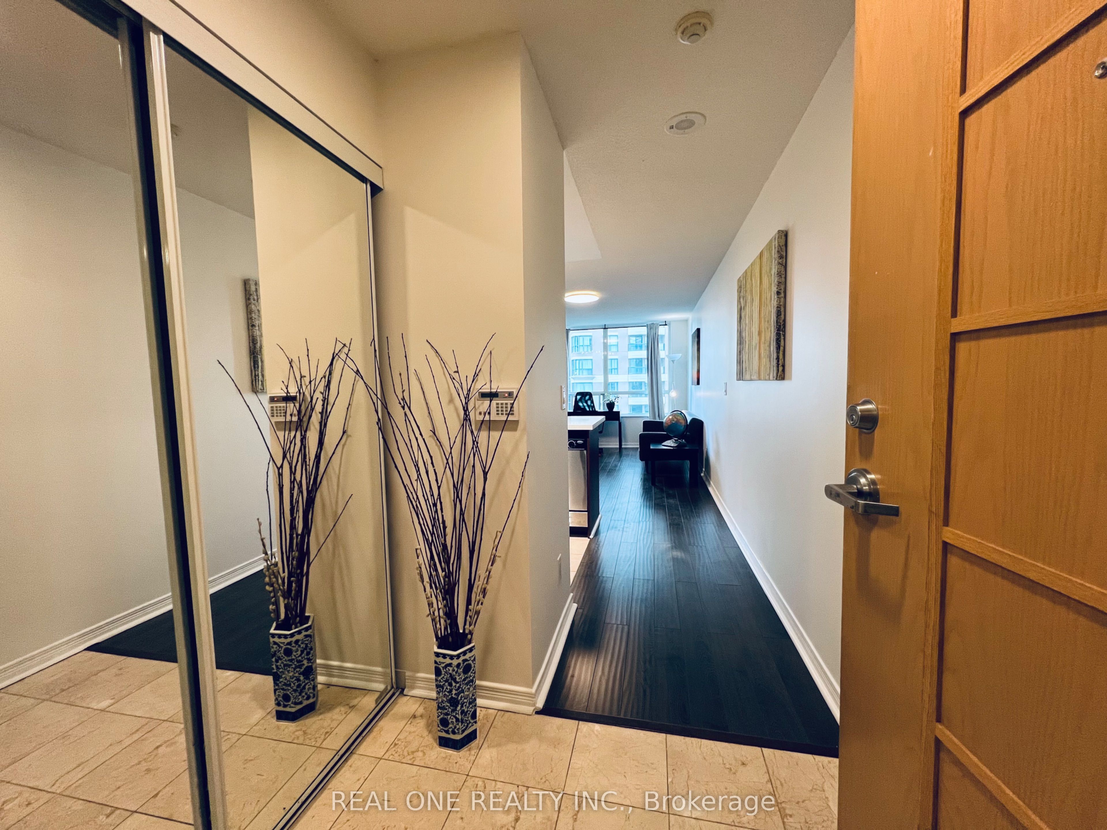 503 Beecroft Road 801, Toronto, ON M2N 0A2 photo 4