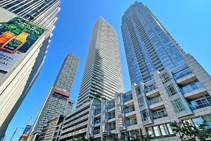 2221 Yonge Street 3803, Toronto, ON M4S 0B8