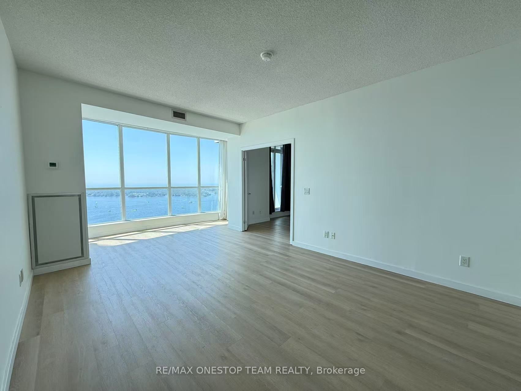 208 Queens Quay W 3506, Toronto, ON M5J 2Y5 photo 4