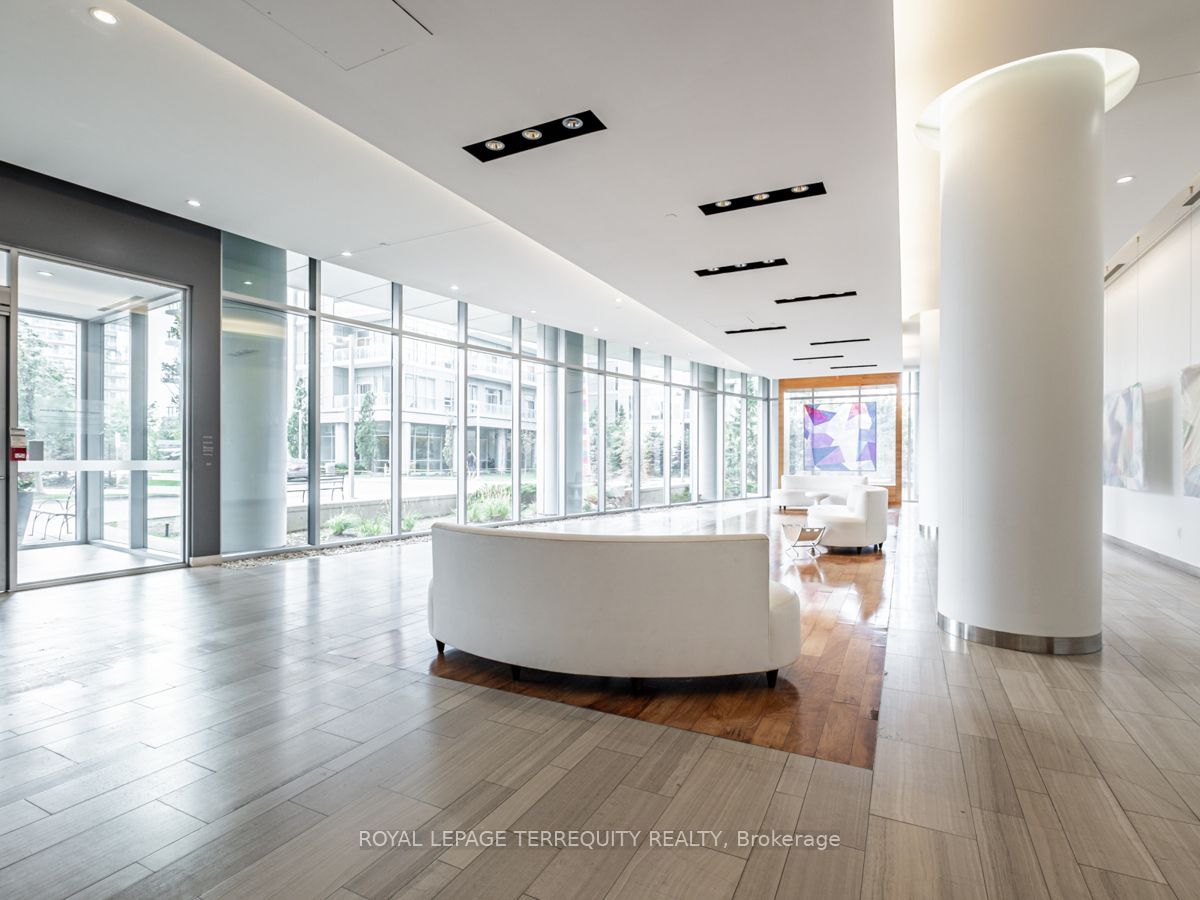 70 Forest Manor Road 2008, Toronto, ON M2J 0A9 photo 3