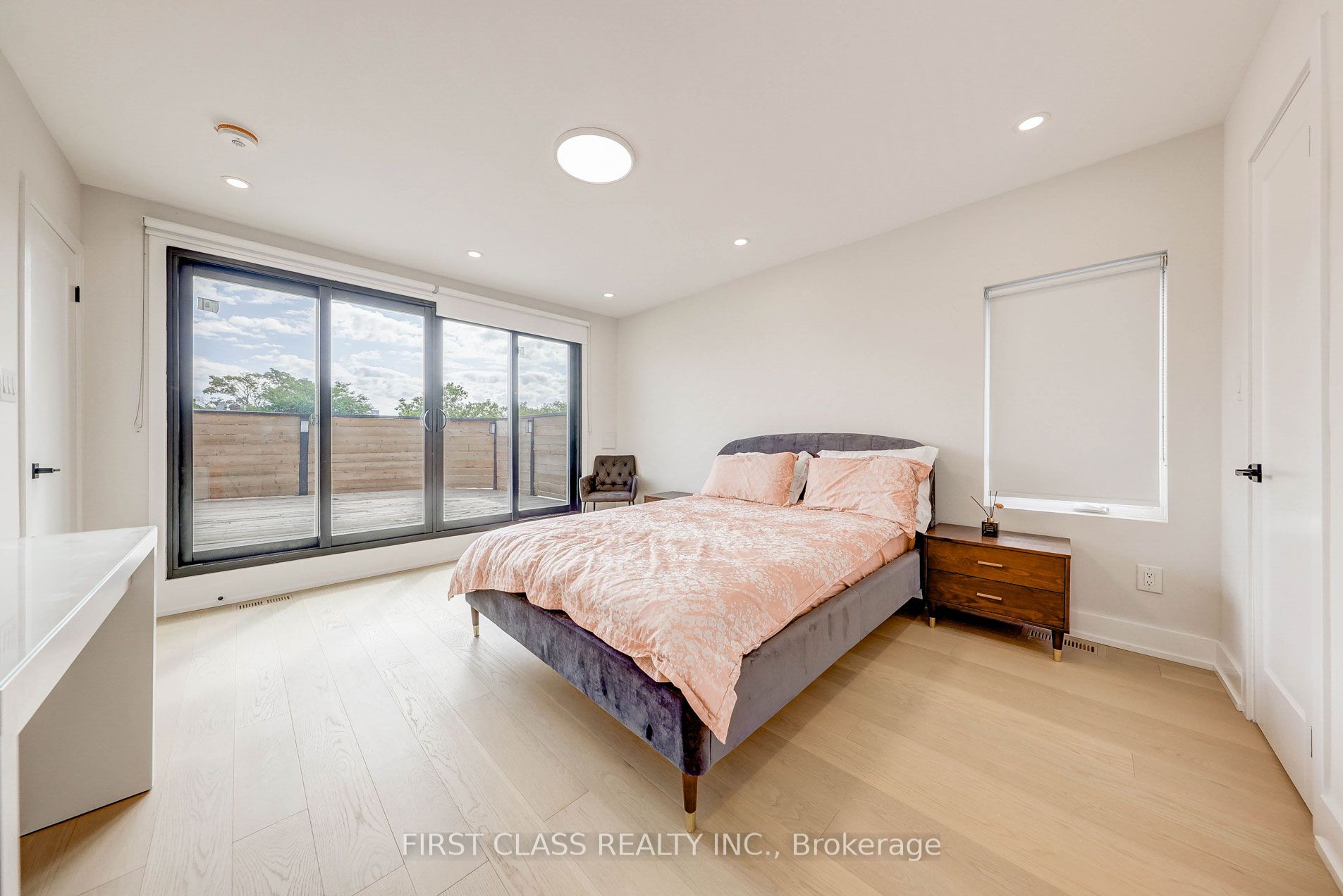 431 Roxton Road Ensuite 1, Toronto, ON M6G 3R5 photo 5