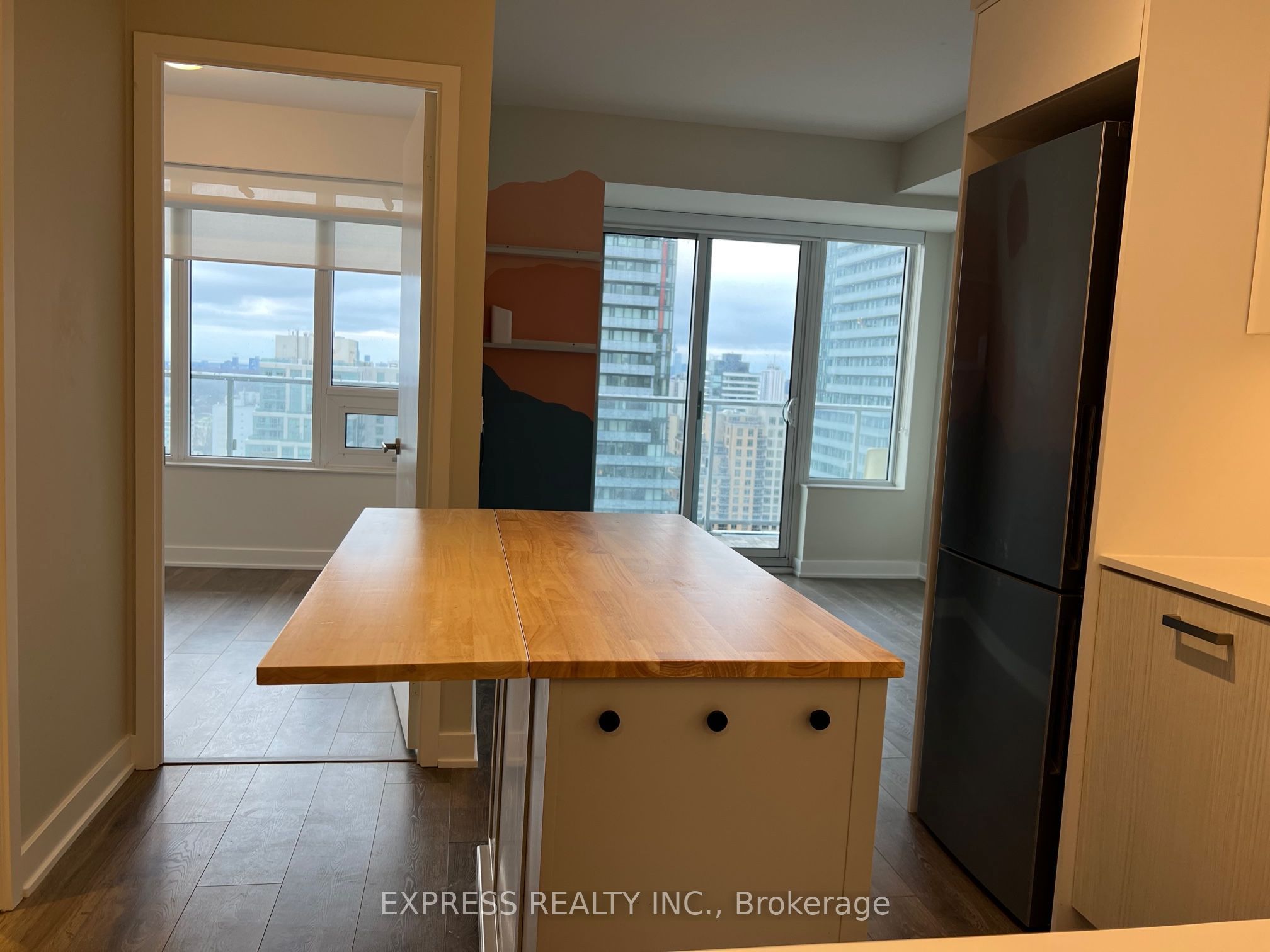 195 Redpath Avenue 2306, Toronto, ON M4P 0E4 photo 2