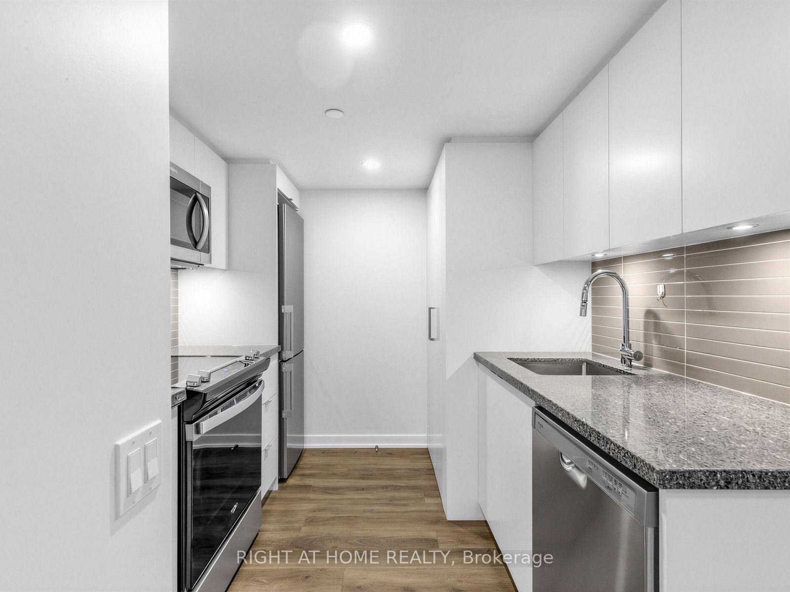 500 Wilson Avenue 423, Toronto, ON M3H 0E5 photo 5