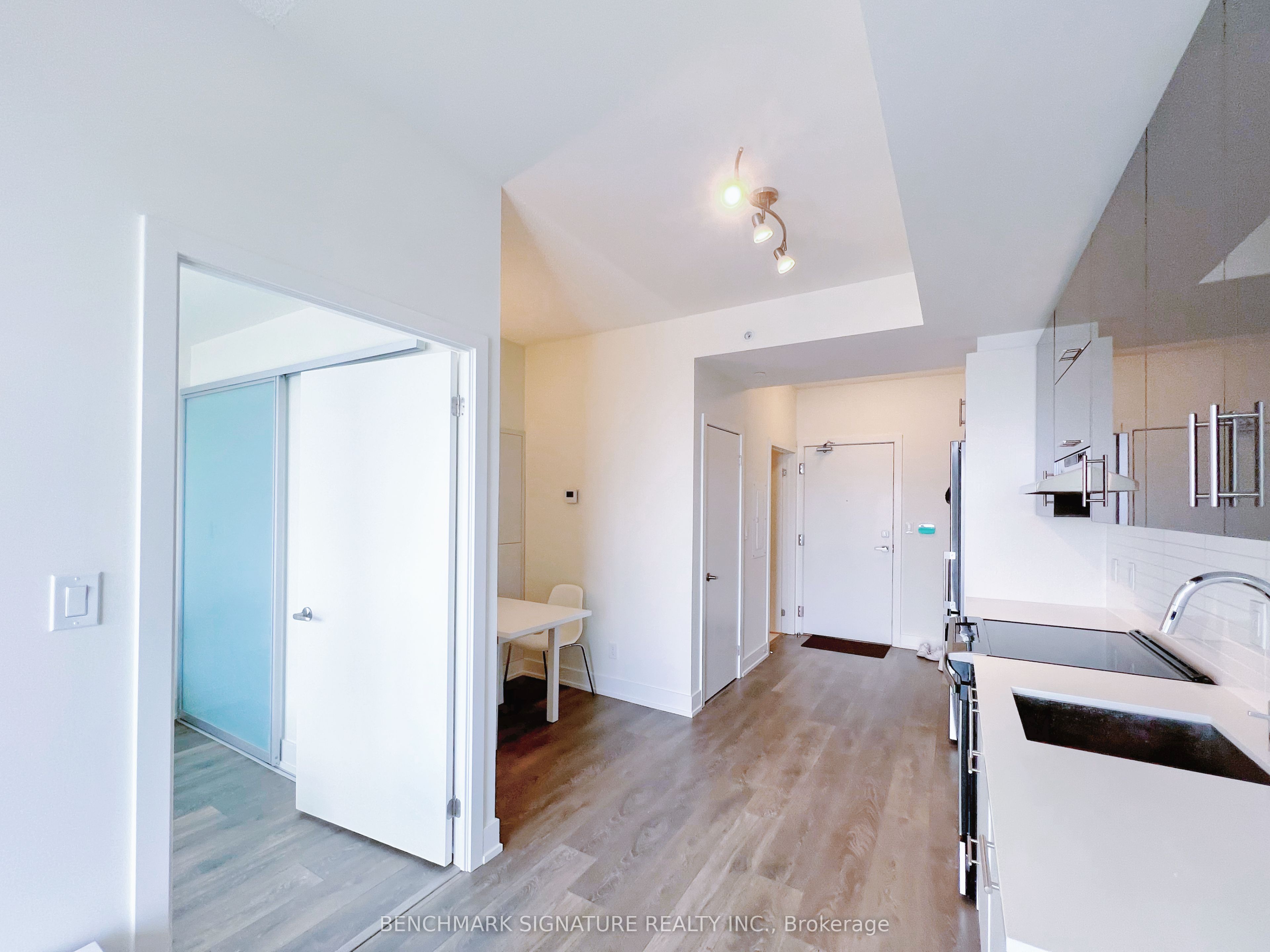 180 Fairview Mall Drive 1805, Toronto, ON M2J 0G4 photo 3