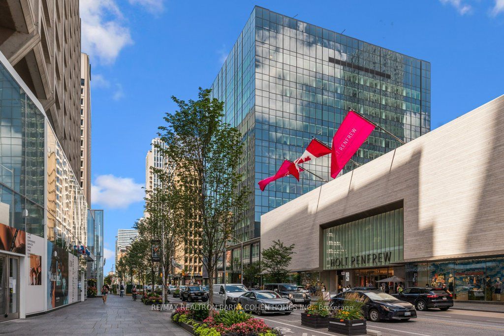 35 Balmuto Street 2703, Toronto, ON M4W 3R1 photo 4