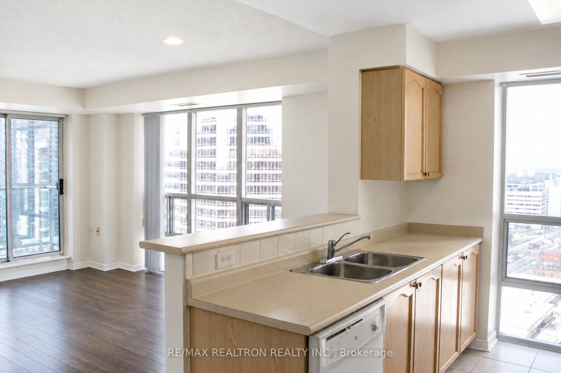 20 Olive Avenue LPH02, Toronto, ON M2N 7G5 photo 2