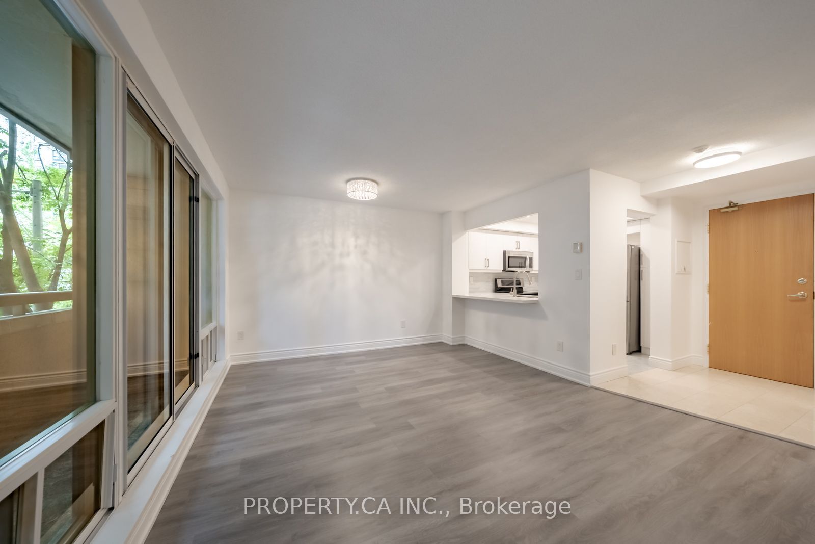 99 Hayden Street N 207, Toronto, ON M4Y 3B4 photo 2