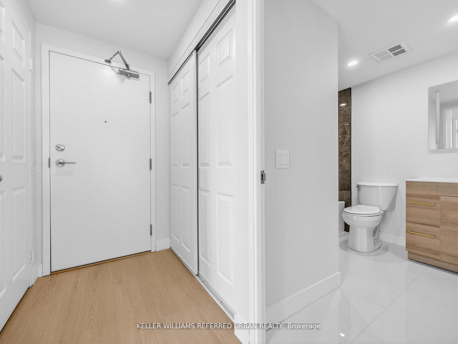 7 Bishop Avenue 501, Toronto, ON M2M 4J4
