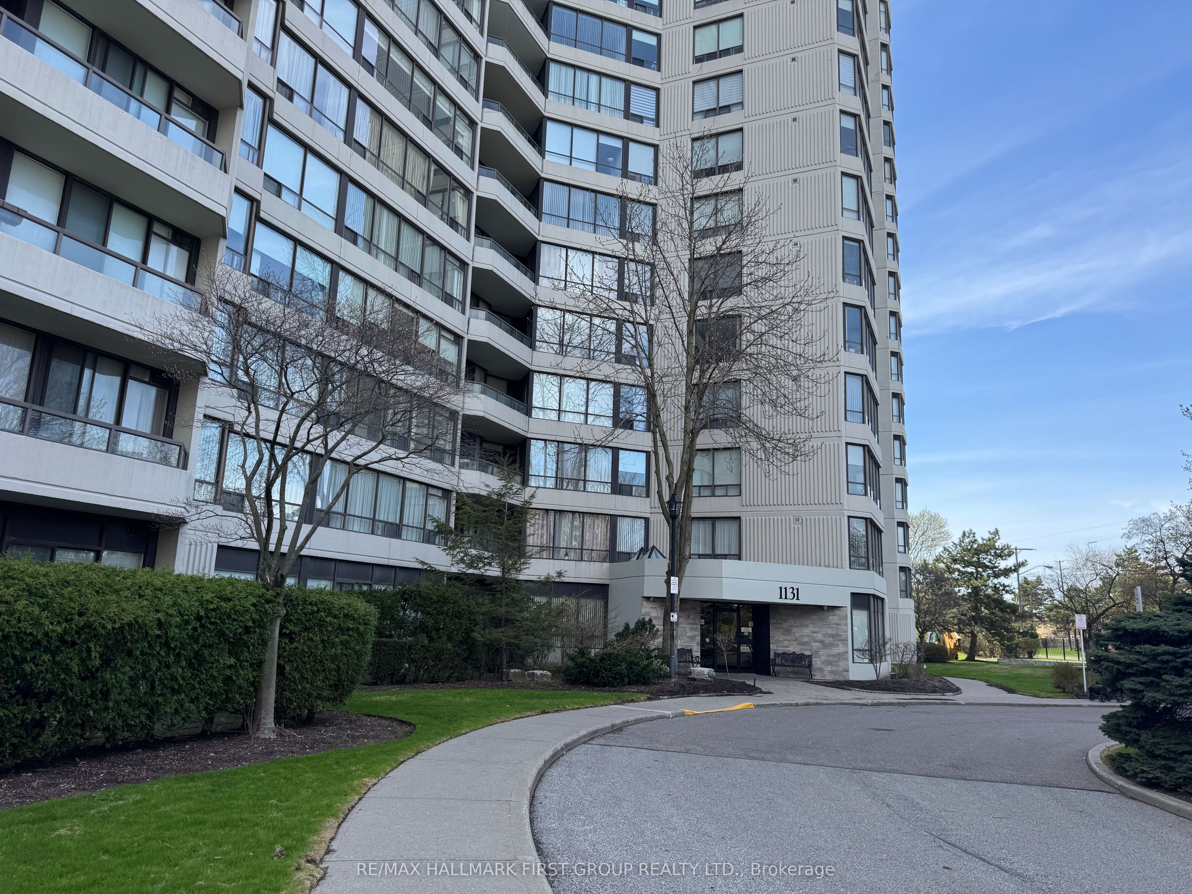 1131 Steeles Avenue 601, Toronto, ON M2R 3W8 photo 2