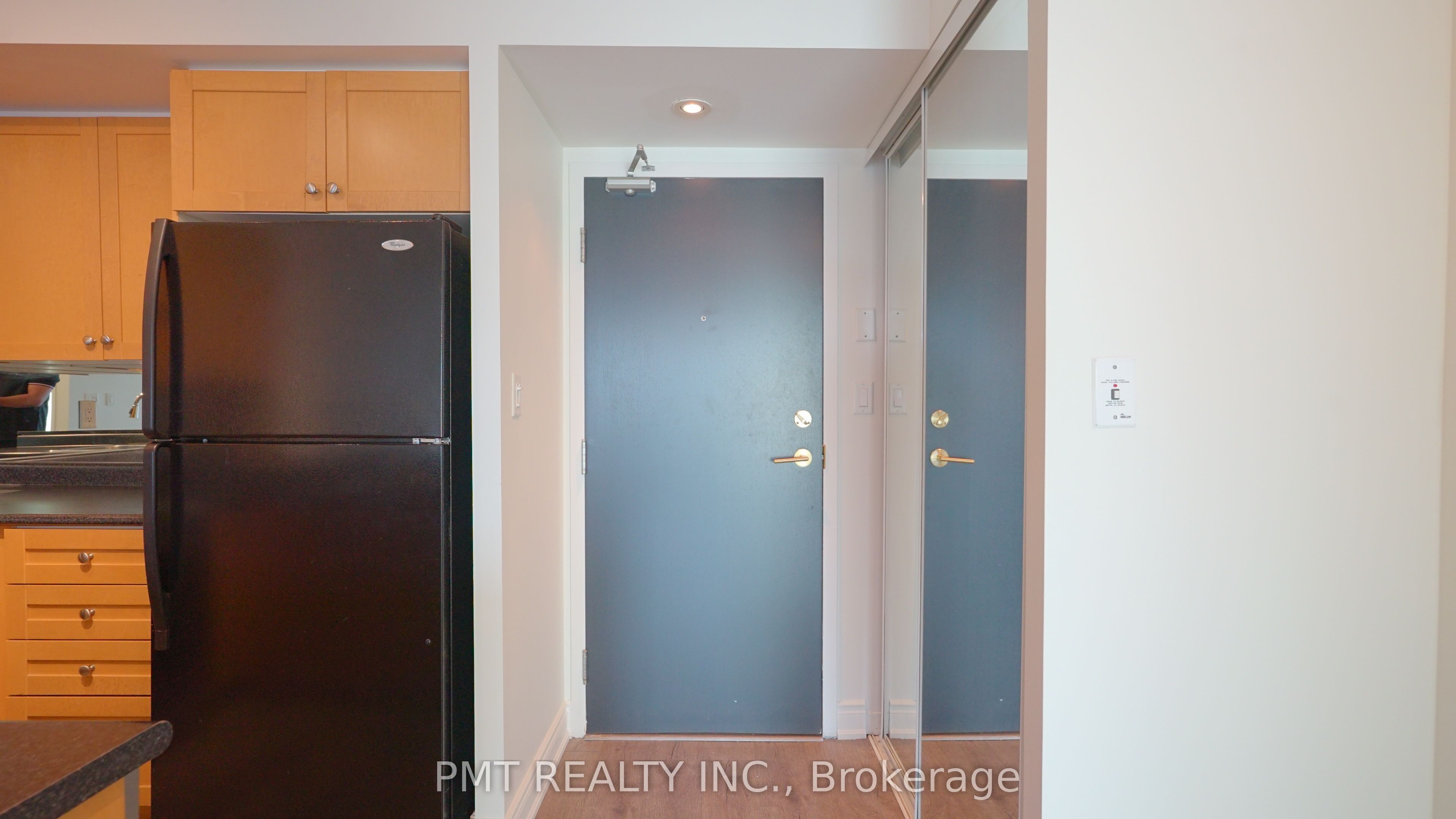 230 King Street E 803, Toronto, ON M5A 1K5 photo 2