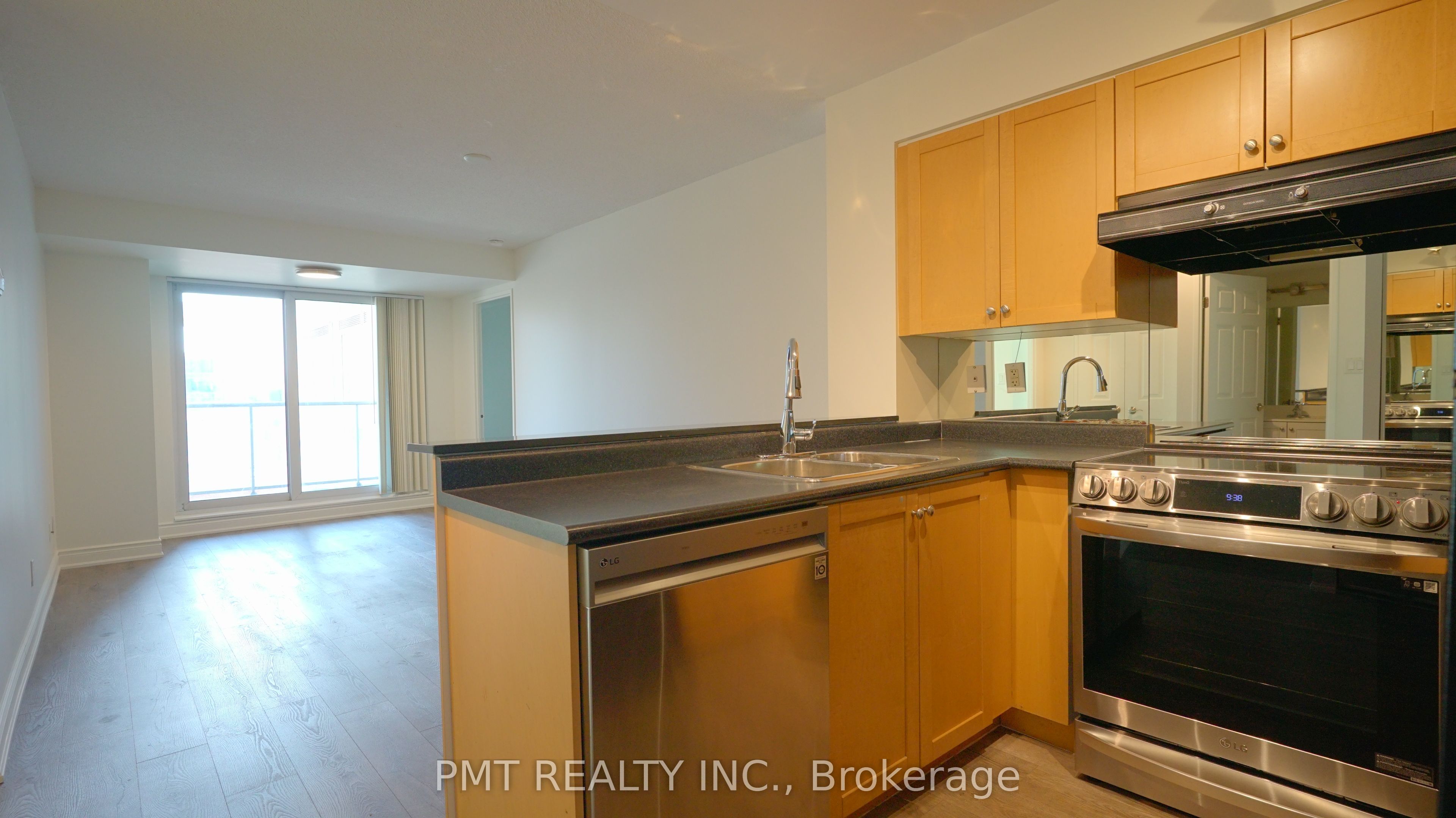 230 King Street E 803, Toronto, ON M5A 1K5 photo 3