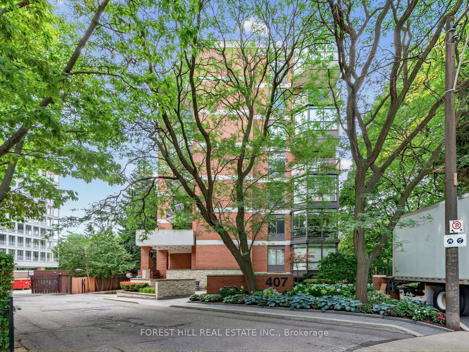 407 Walmer Road 501, Toronto, ON M5R 3N2