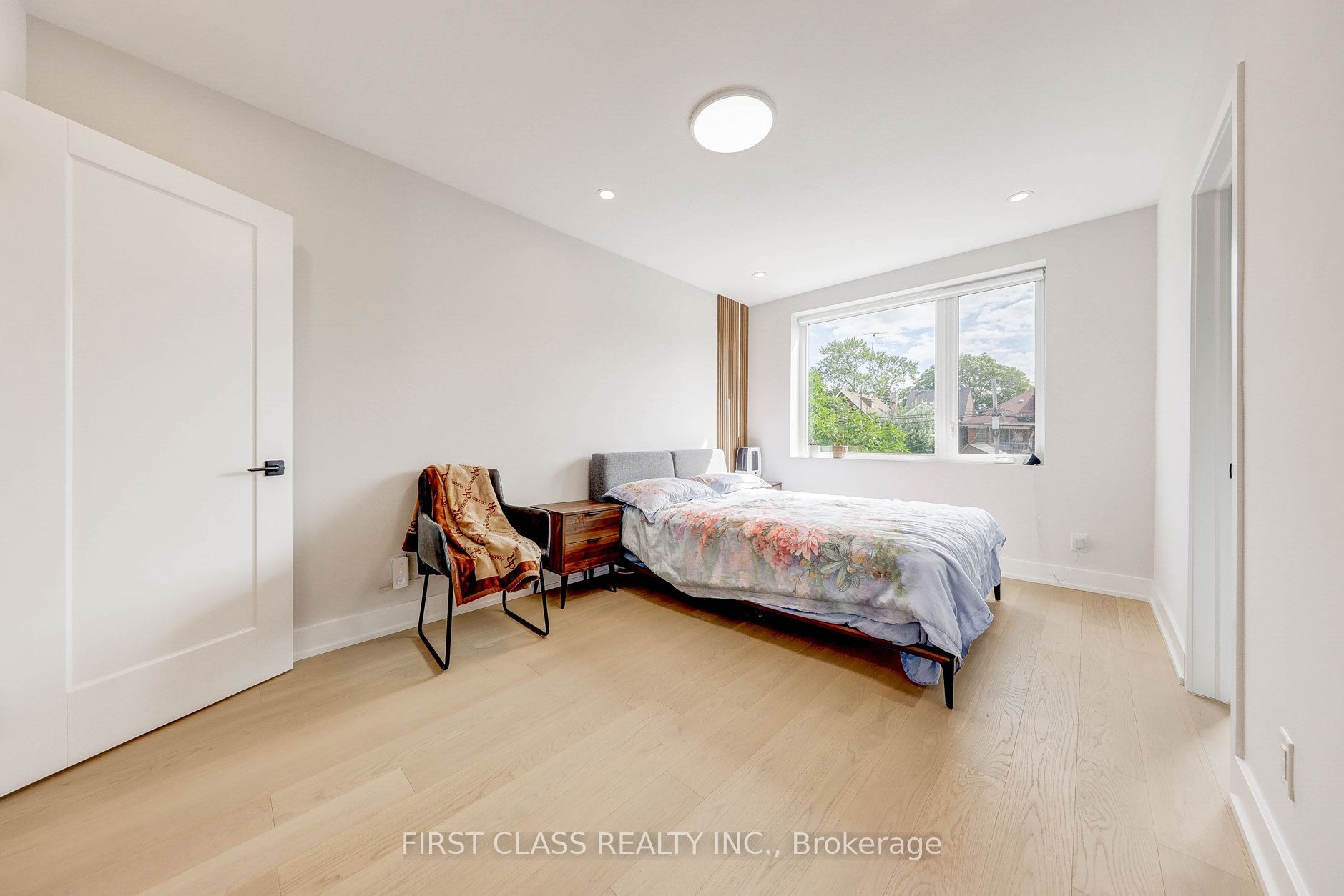 431 Roxton Road Ensuite 2, Toronto, ON M6G 3R5 photo 4