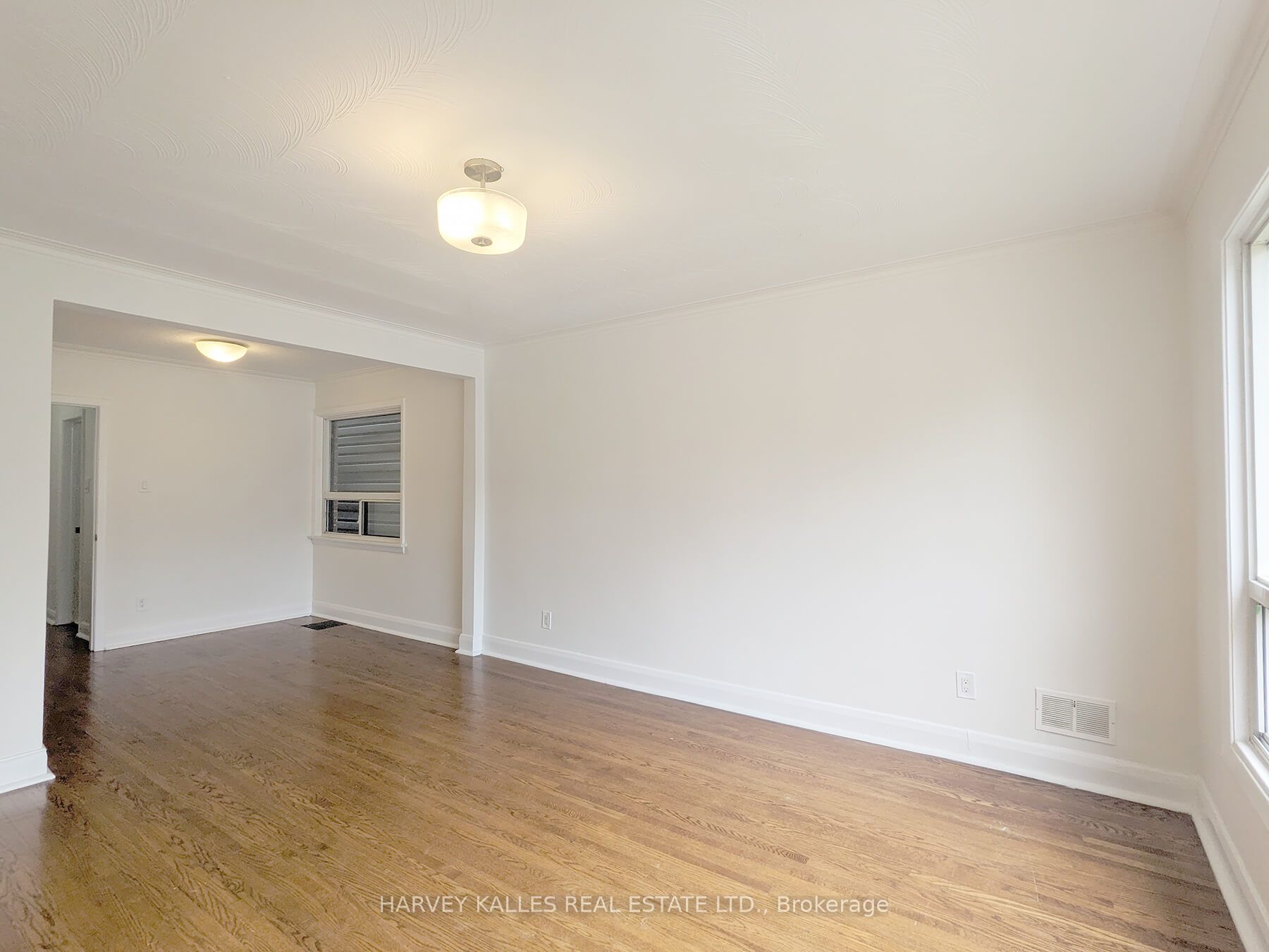 242 Robina Avenue Main, Toronto, ON M6C 3Z1 photo 5