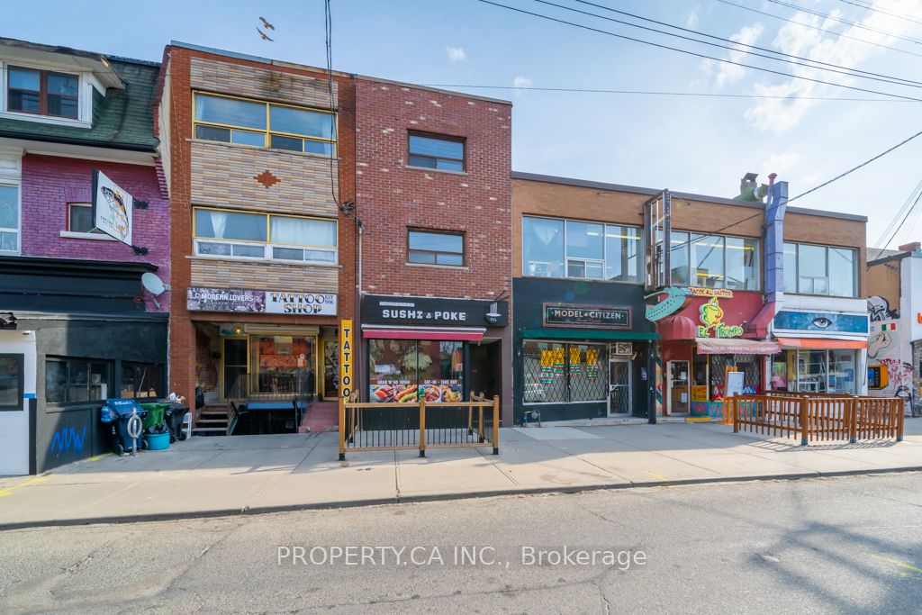 281 Augusta Avenue 2-3, Toronto, ON M5T 2L7