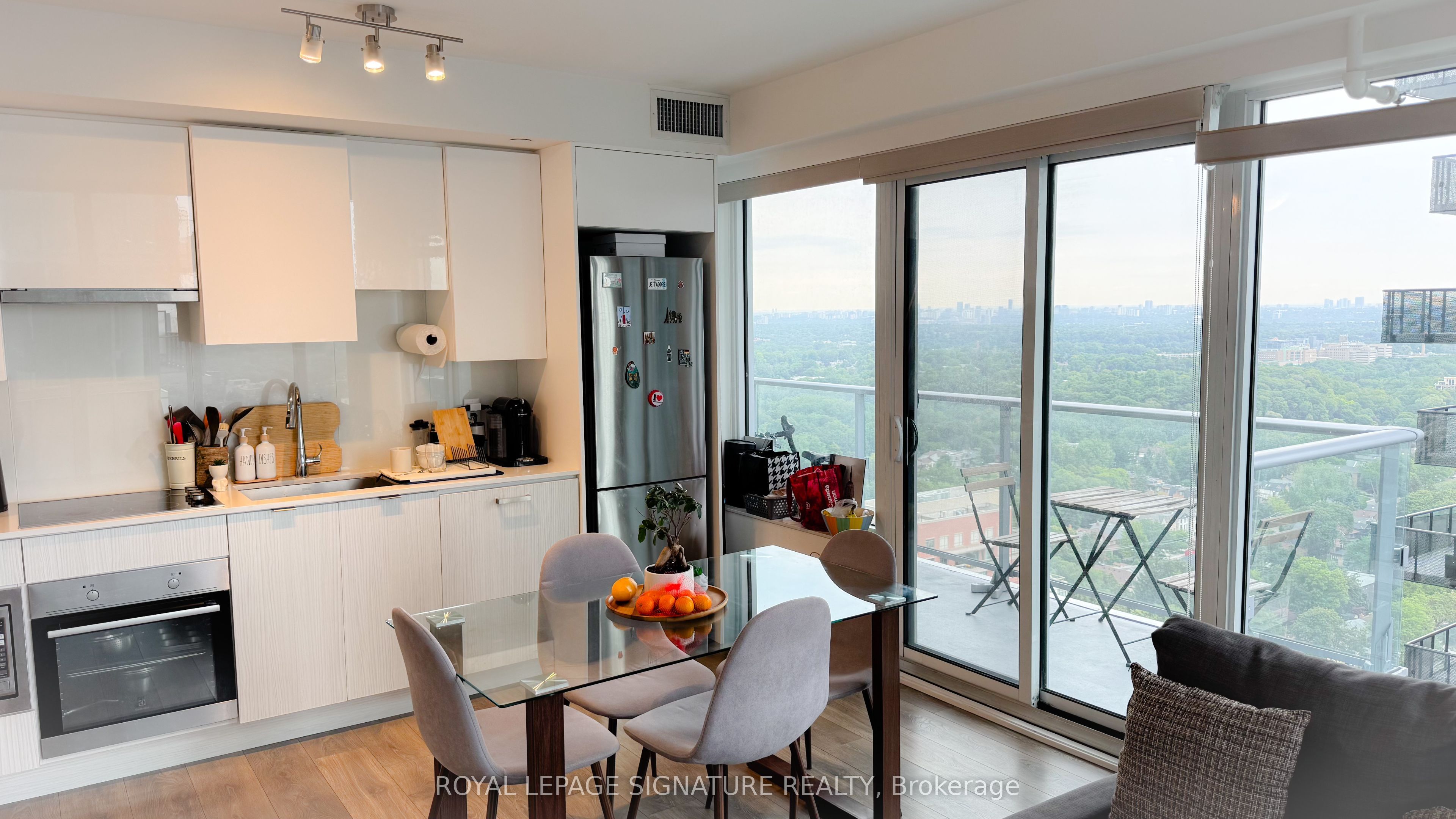 99 Broadway Avenue 3004, Toronto, ON M4P 0E3 photo 3