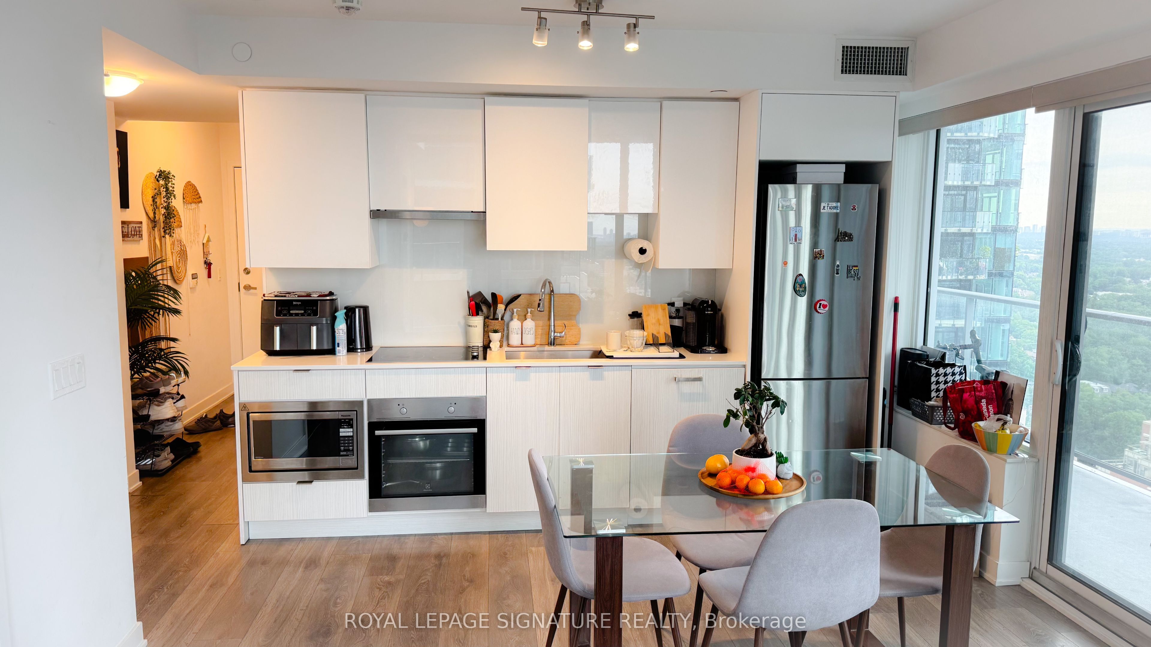 99 Broadway Avenue 3004, Toronto, ON M4P 0E3 photo 4