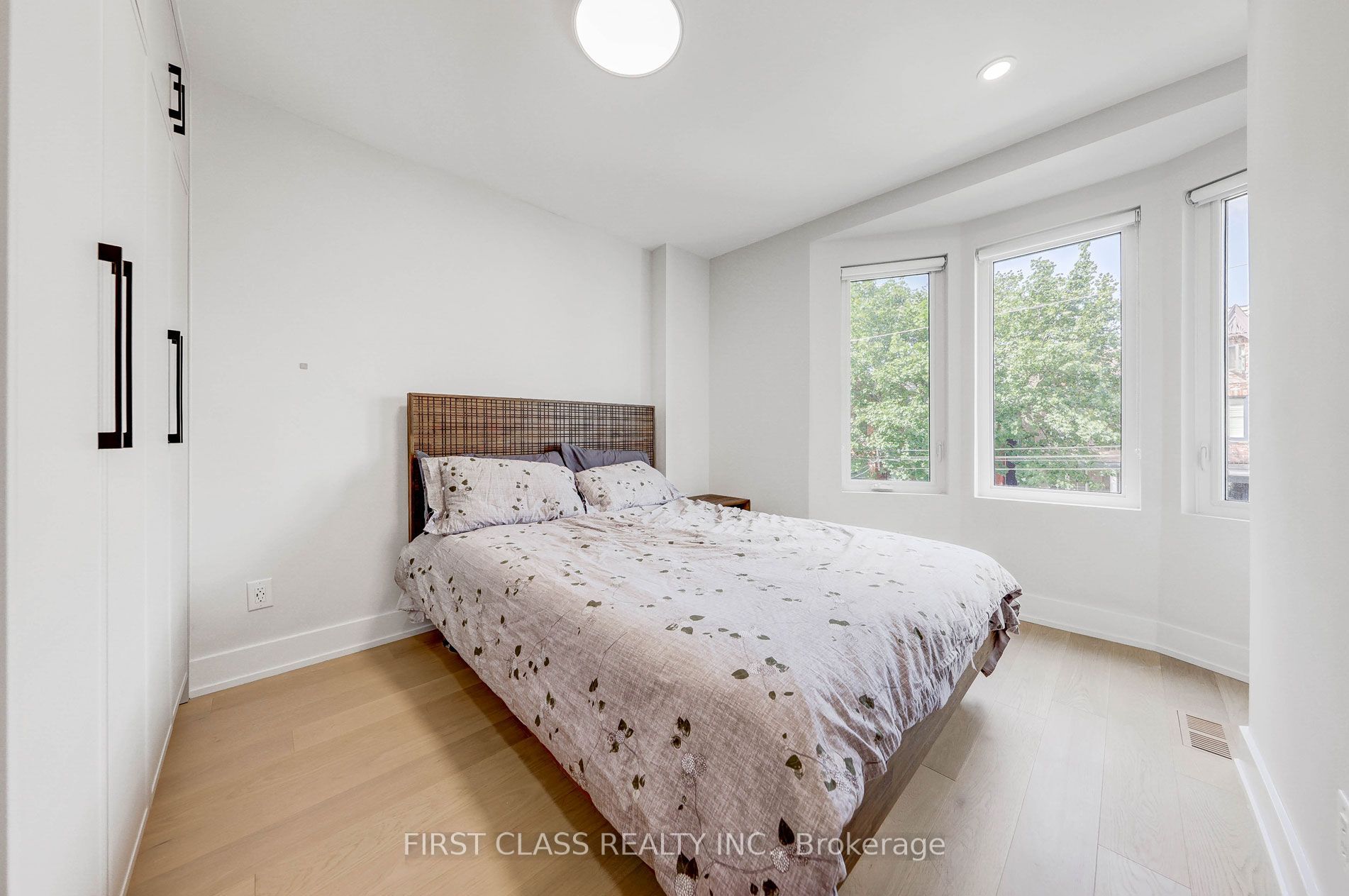 431 Roxton Road Ensuite 3, Toronto, ON M6G 3R5 photo 4