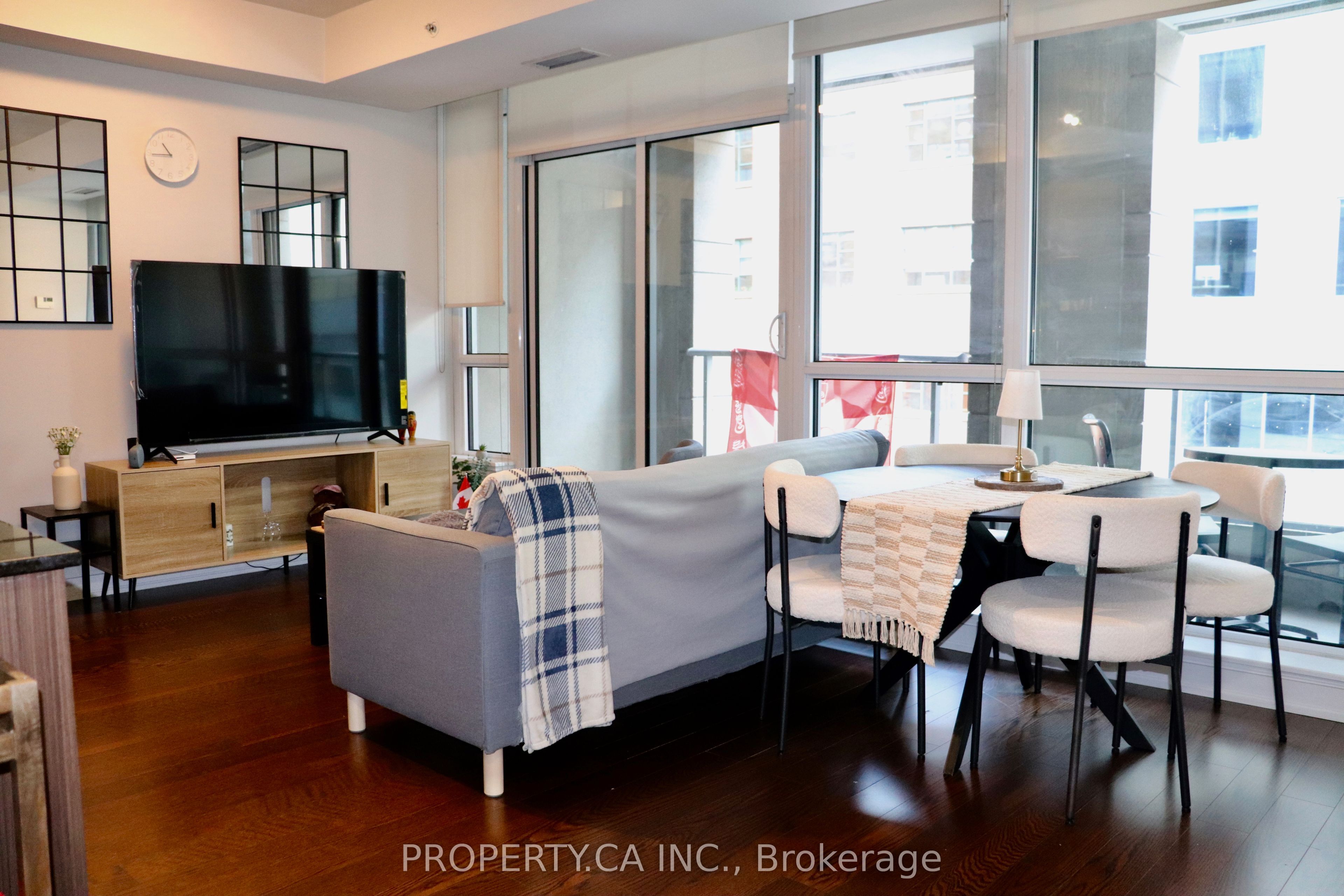 199 Richmond Street 318, Toronto, ON M5V 0H4 photo 2