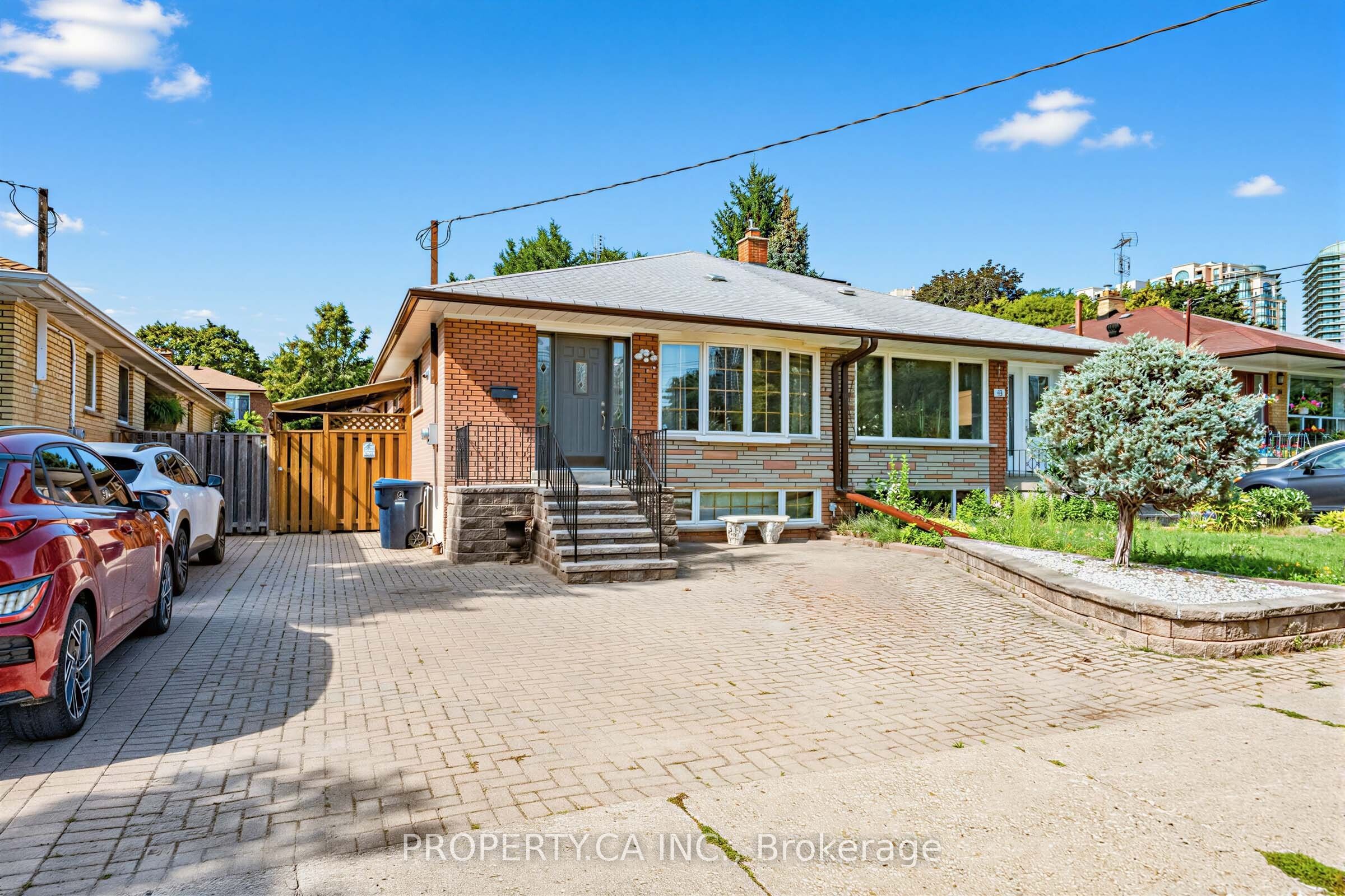 48 Santa Barbara Road, Toronto, ON M2N 2C2