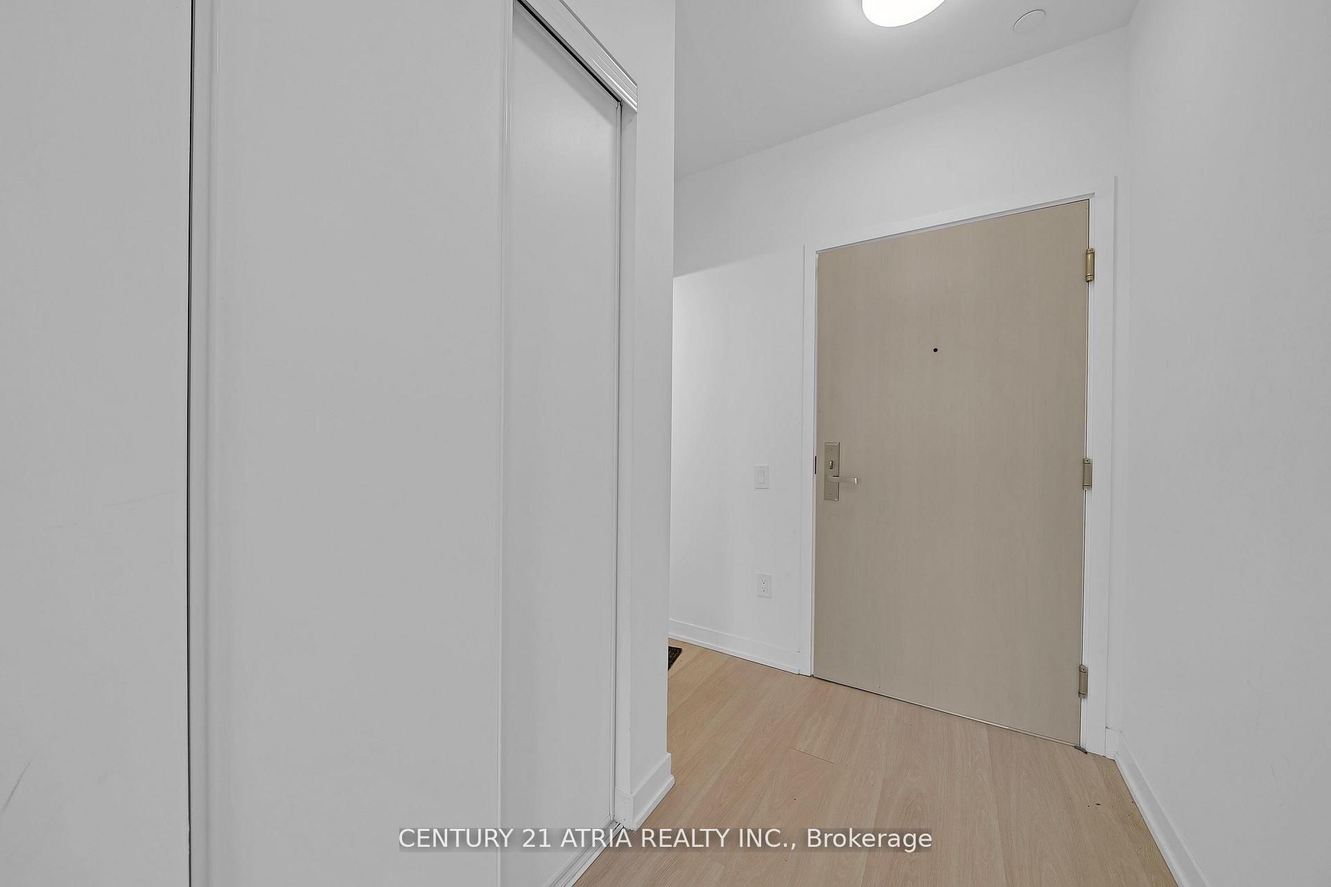 500 Wilson Avenue 1124, Toronto, ON M3H 0E5 photo 2