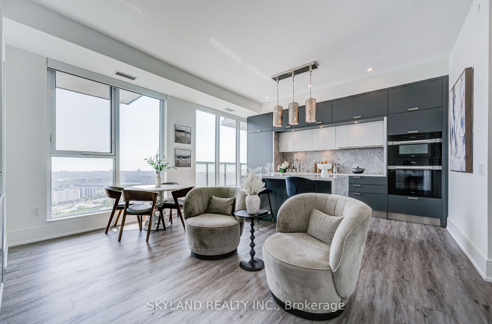 30 Inn On The Park Drive PH 09, Toronto, ON M3C 0P7 photo 5