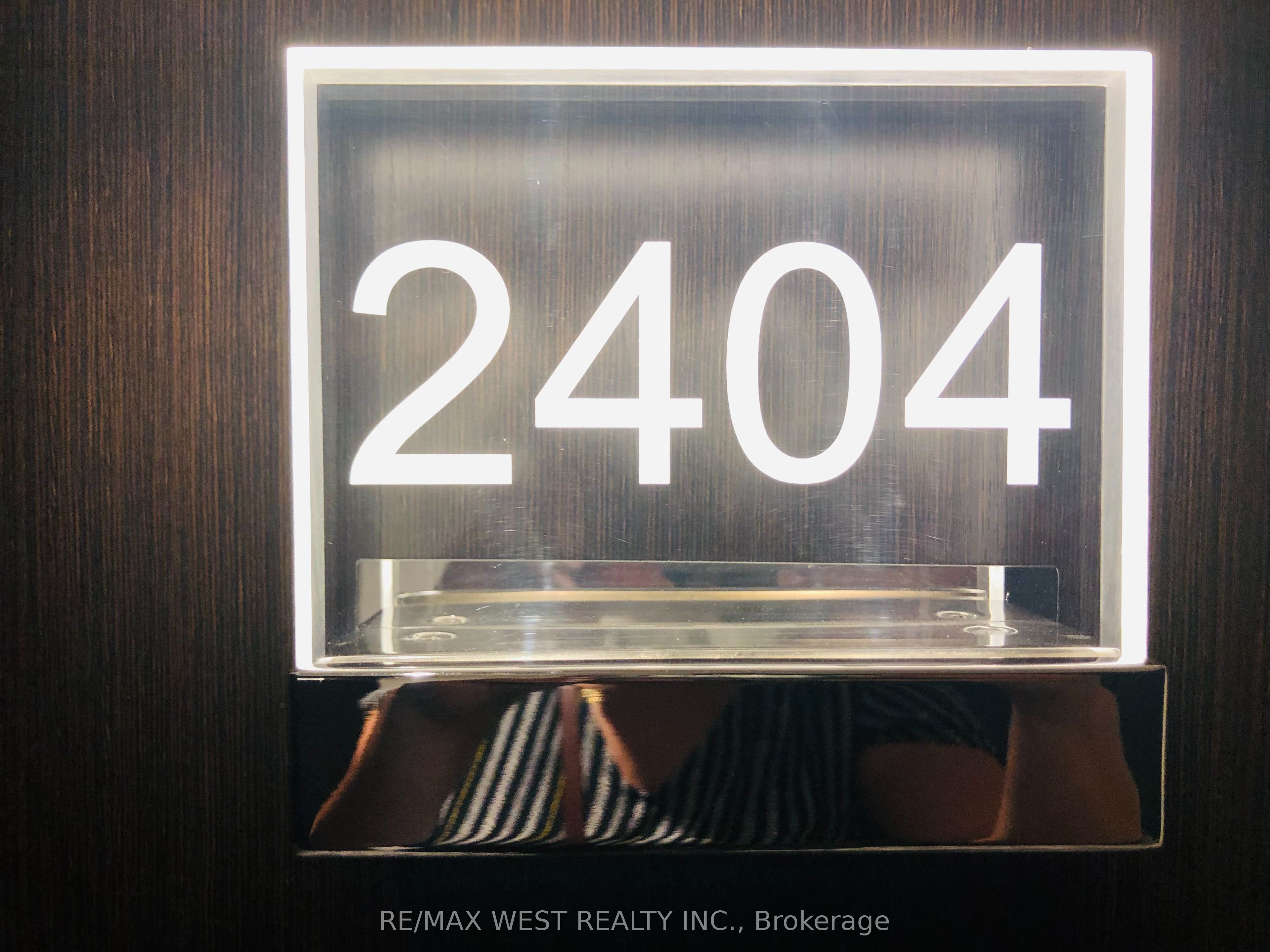 2221 Yonge Street 2404, Toronto, ON M4S 2B5 photo 2