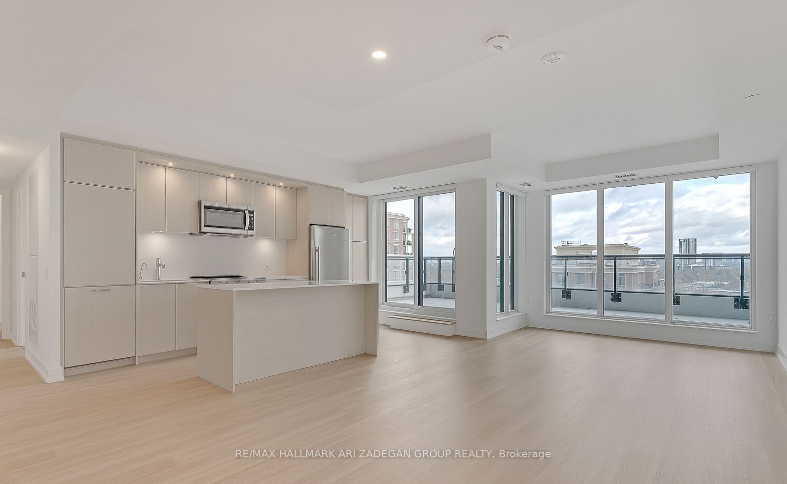 20 Inn On The Park Drive 1739, Toronto, ON M3C 0P8 photo 5