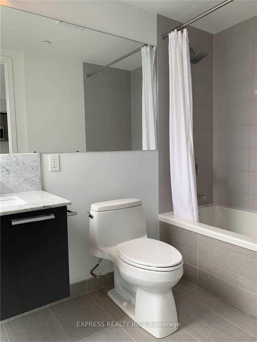 28 Wellesley Street 2401, Toronto, ON M4Y 0C4 photo 5