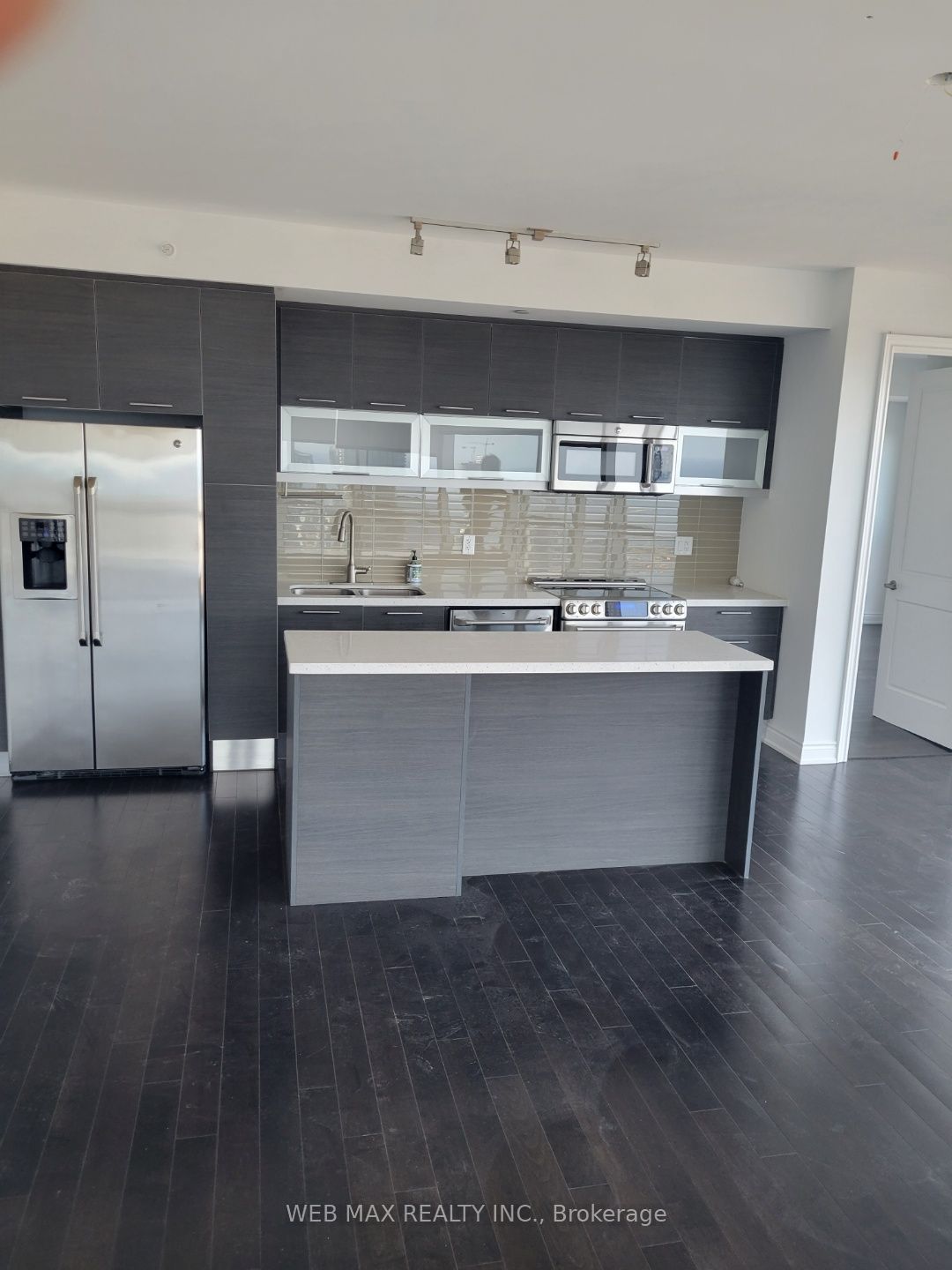 388 Yonge Street 6307, Toronto, ON M5B 0A4