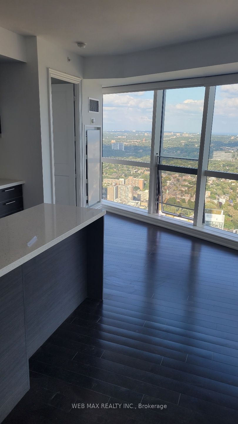 388 Yonge Street 6307, Toronto, ON M5B 0A4 photo 3