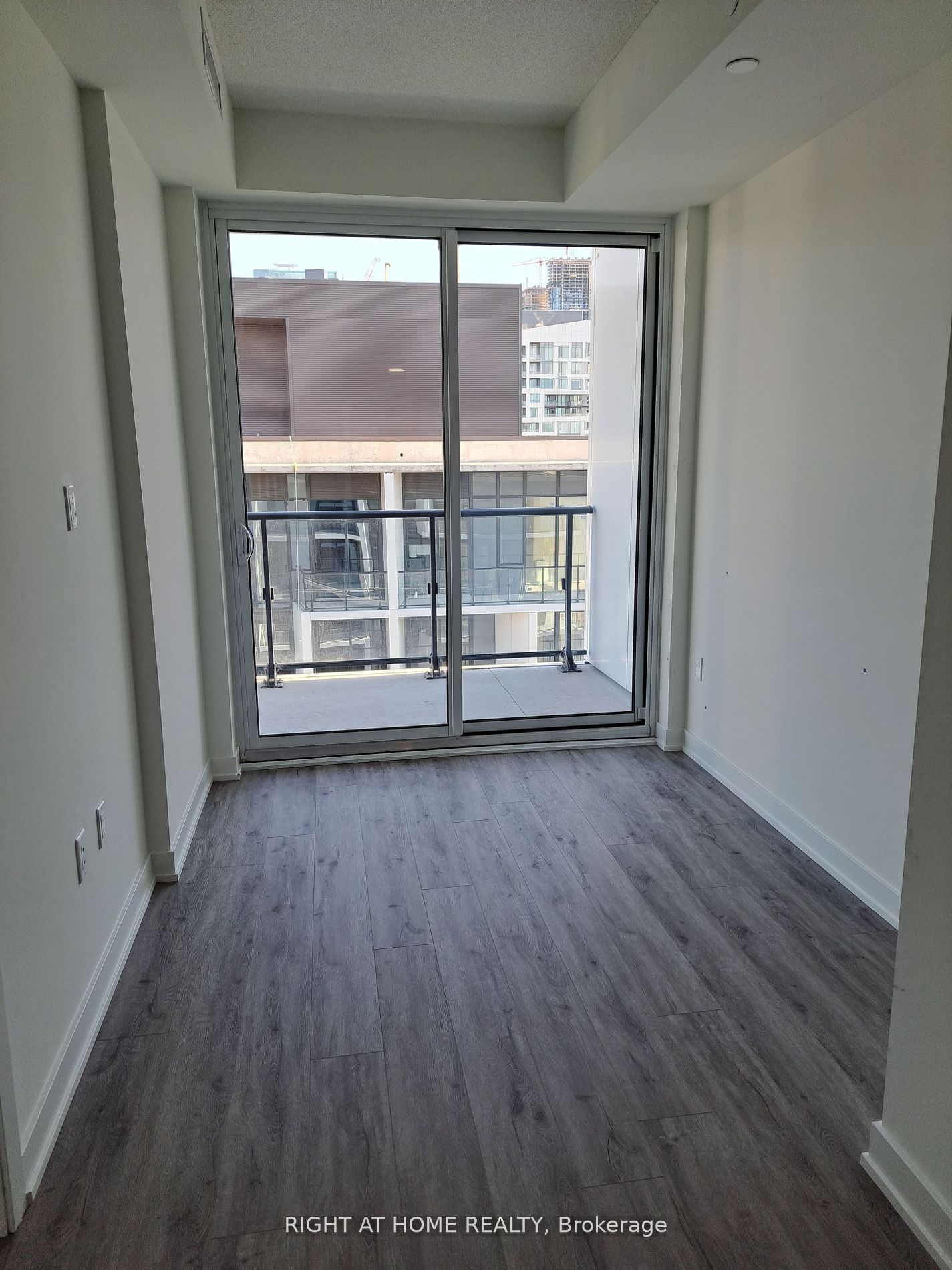 9 Tecumseth Street 1401, Toronto, ON M5V 3G4 photo 5