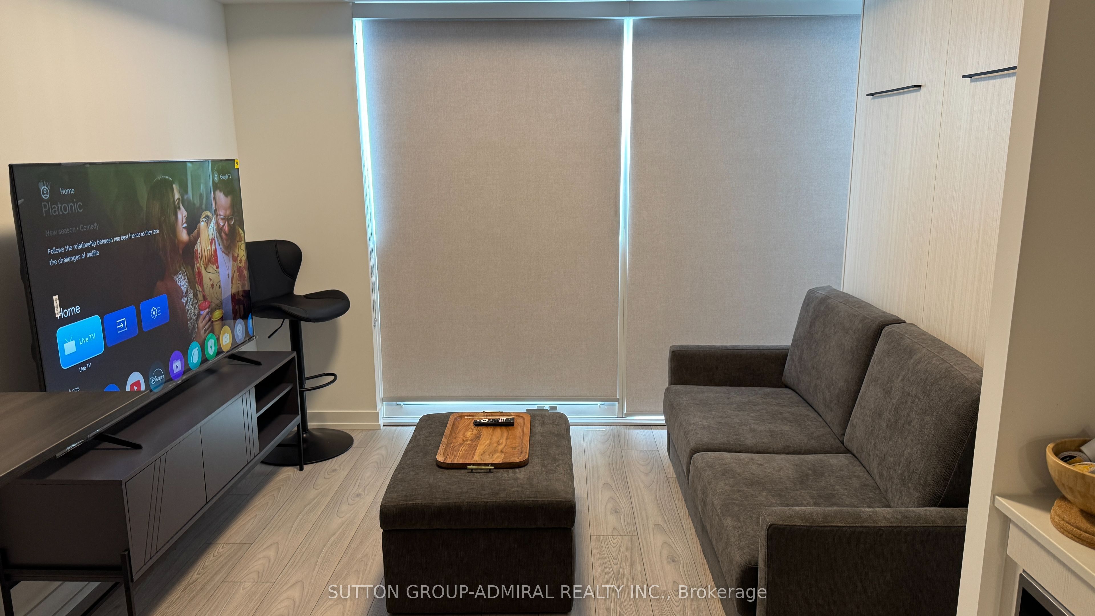 82 Dalhousie Street 3711, Toronto, ON M5B 0C5 photo 3