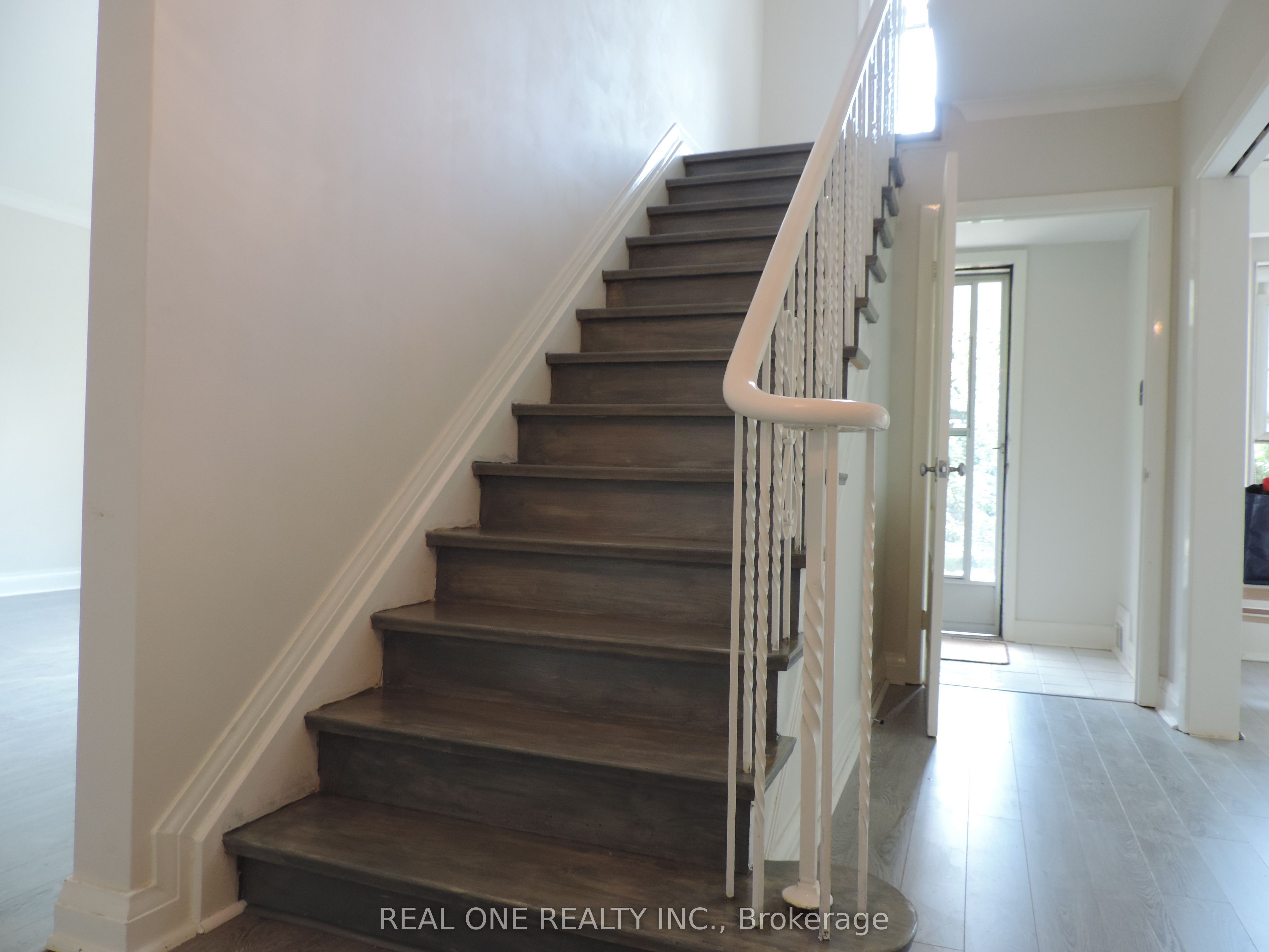 616 Briar Hill Avenue, Toronto, ON M5N 1N2 photo 5