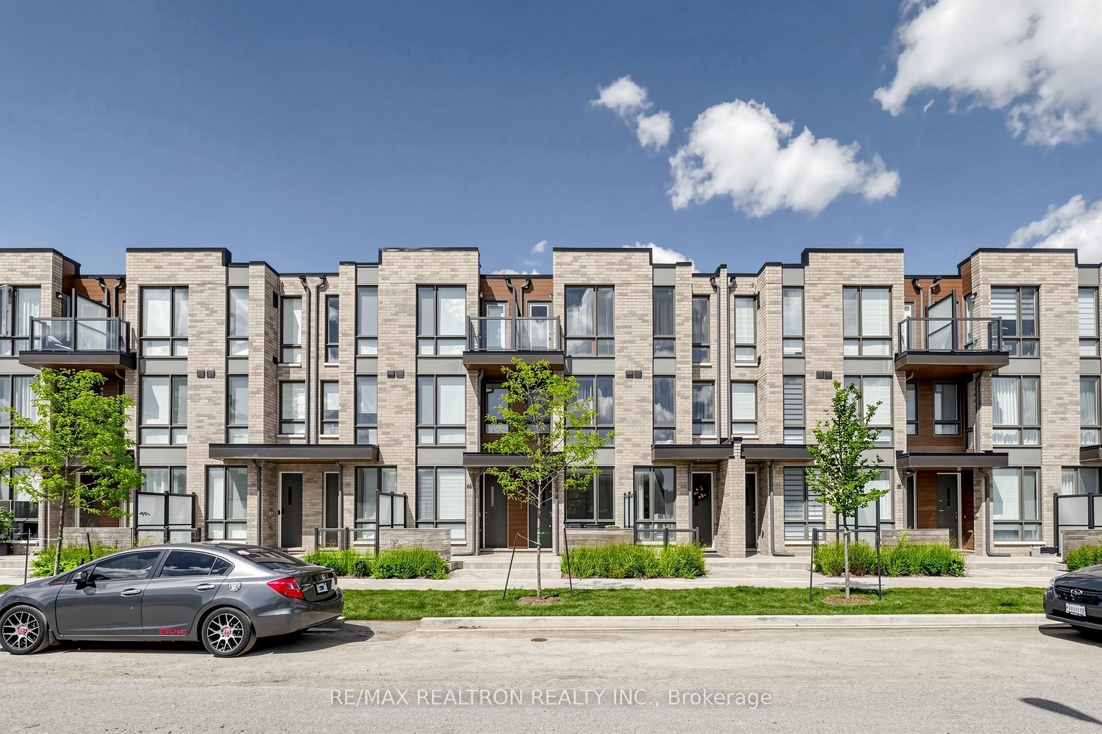 64 Turtle Island Road, Toronto, ON M6A 2M5