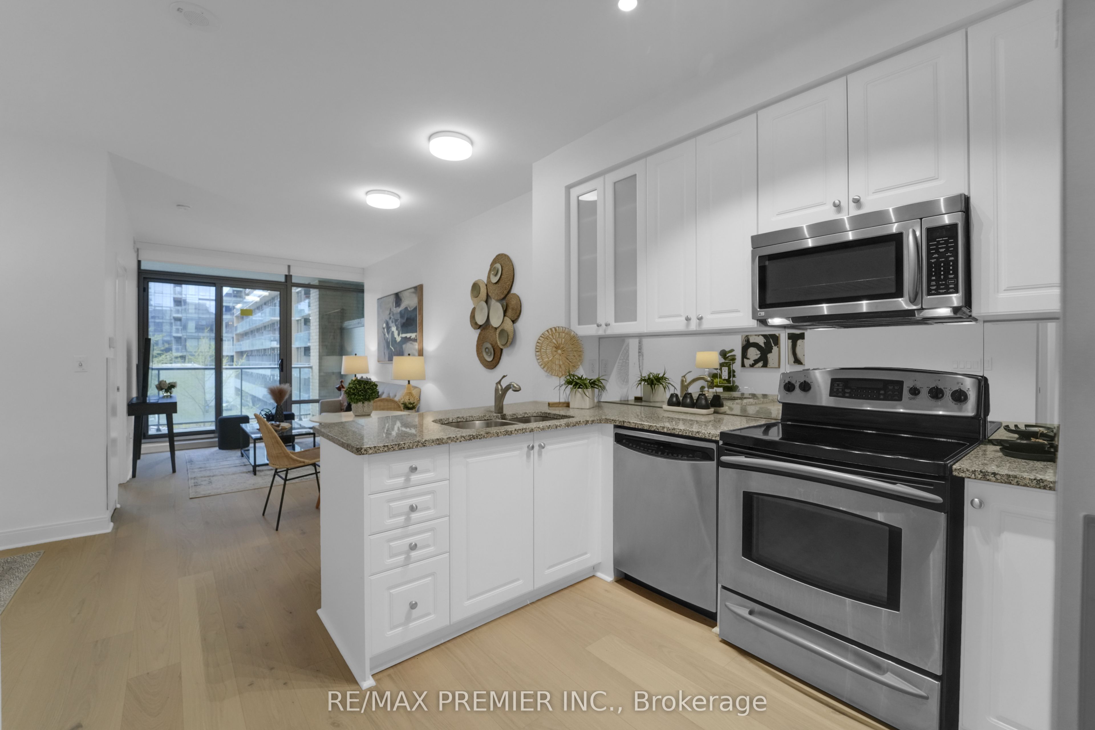 18 Yorkville Avenue 310, Toronto, ON M4W 3Y8 photo 5