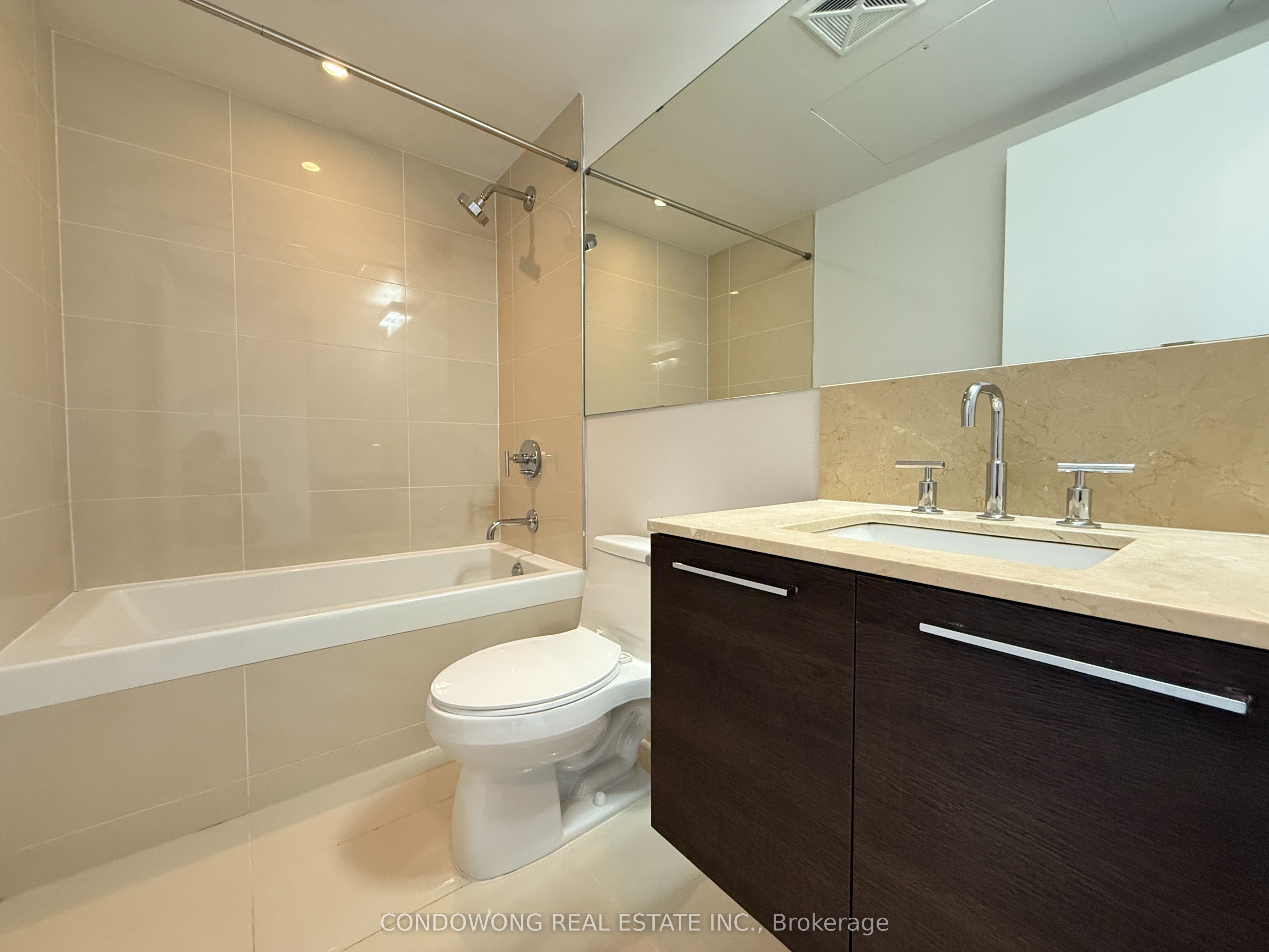 42 Charles Street E 2805, Toronto, ON M4Y 0B7 photo 4
