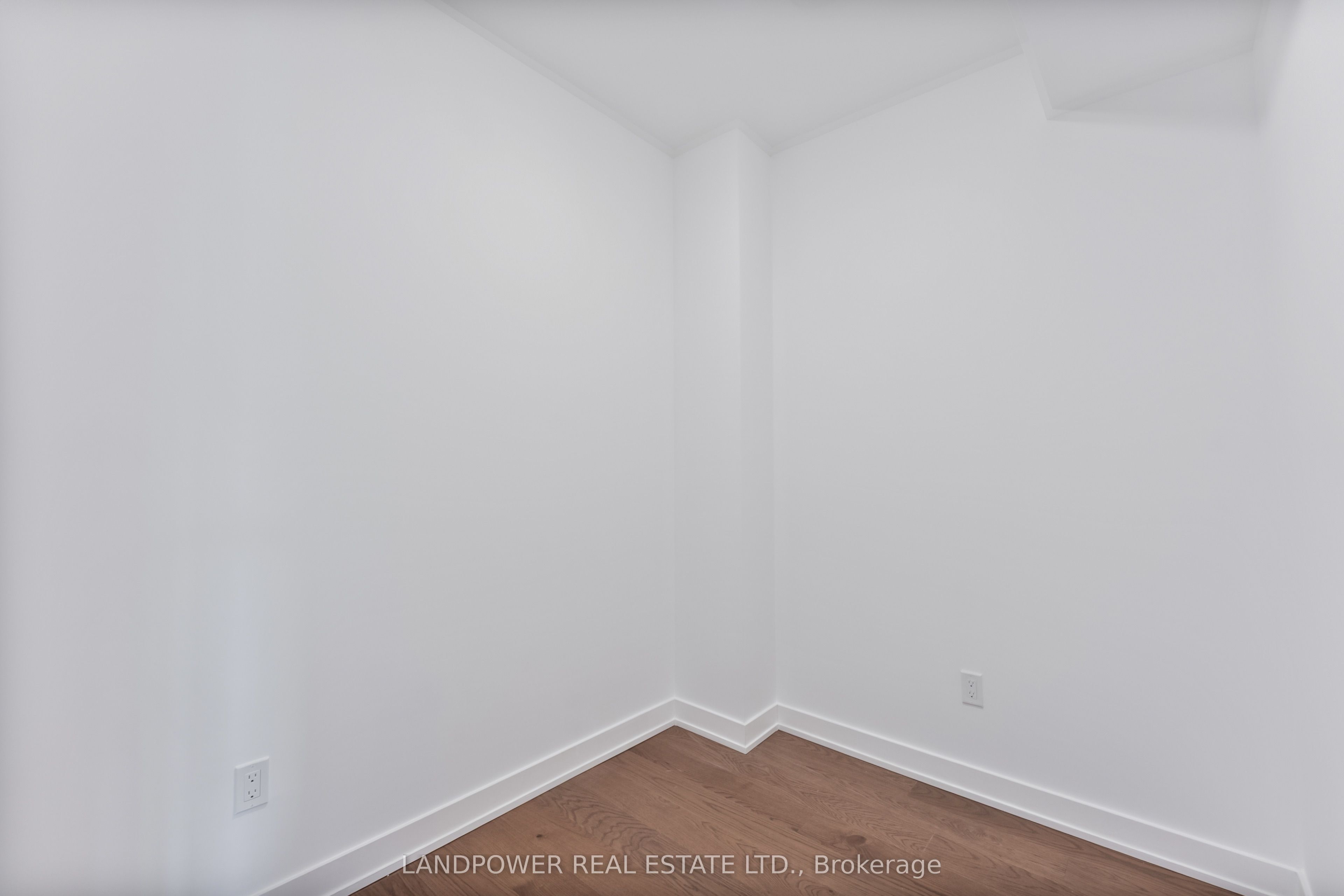 89 Montclair Avenue 1019, Toronto, ON M5P 1P5 photo 5