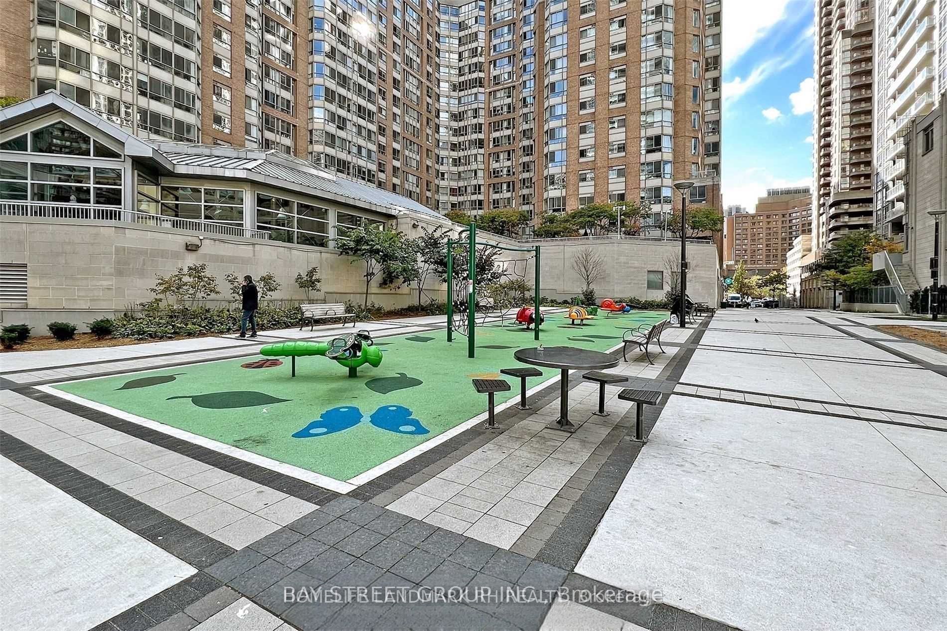 386 Yonge Street 4115, Toronto, ON M5B 0A5