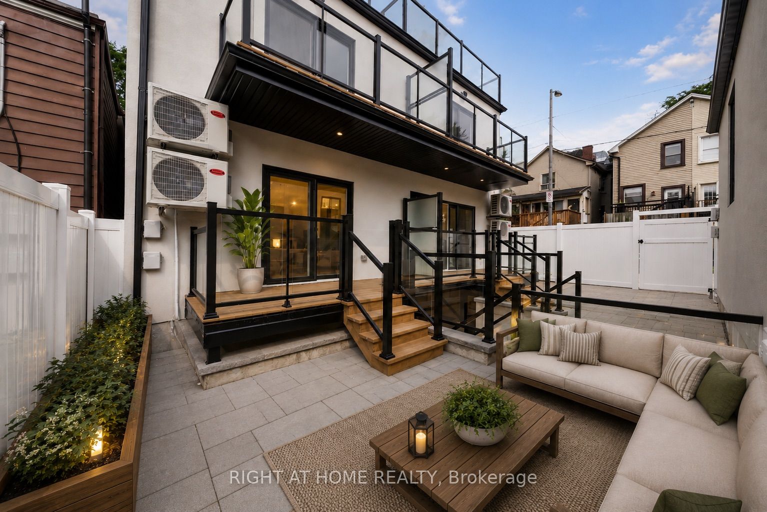 367 Howland Avenue 2, Toronto, ON M5R 3C1 photo 4