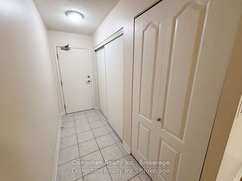 8 Rean Drive 706, Toronto, ON M2K 3B9 photo 2