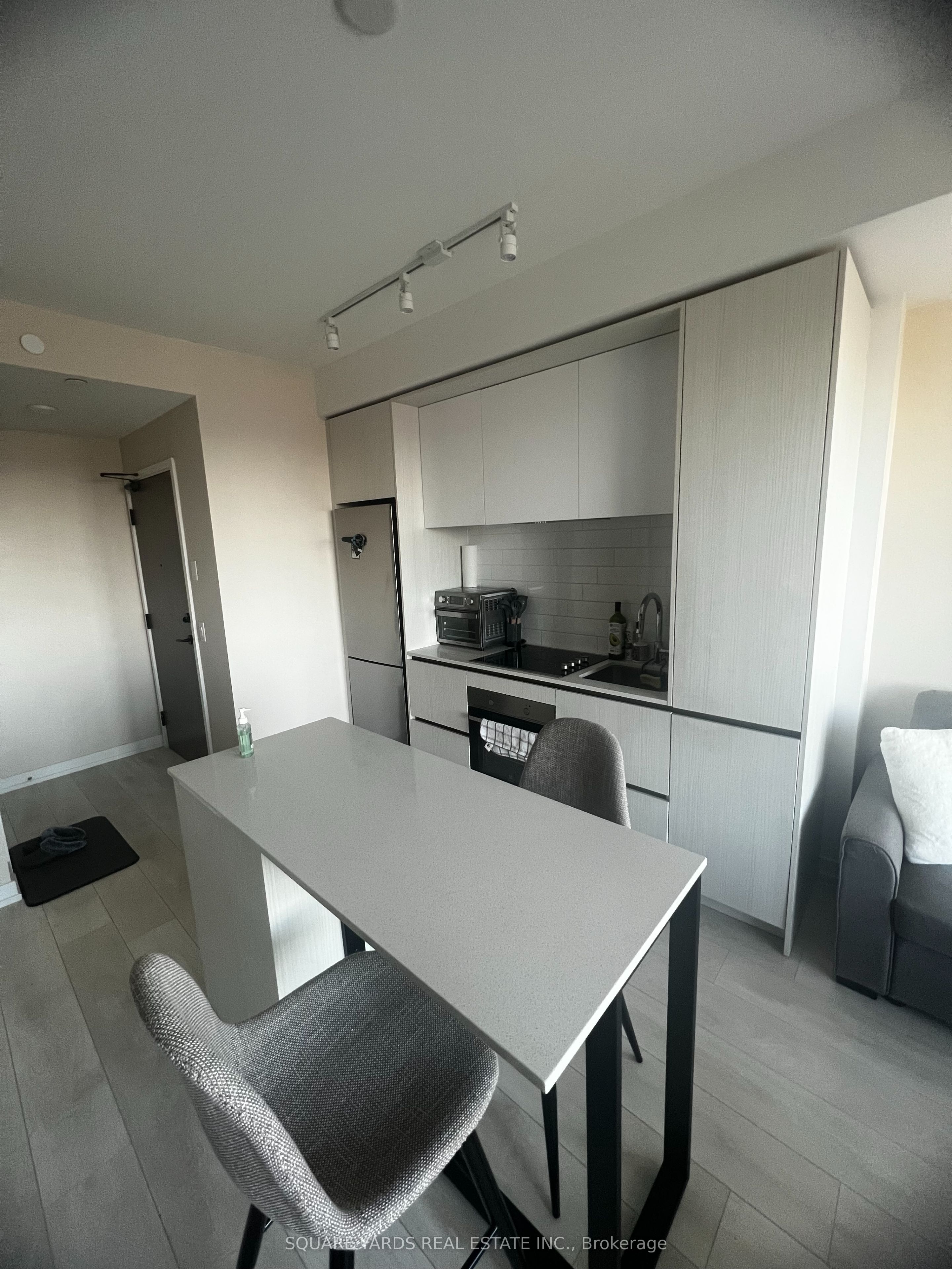 225 Sumach Street 1910, Toronto, ON M5A 3K3 photo 5