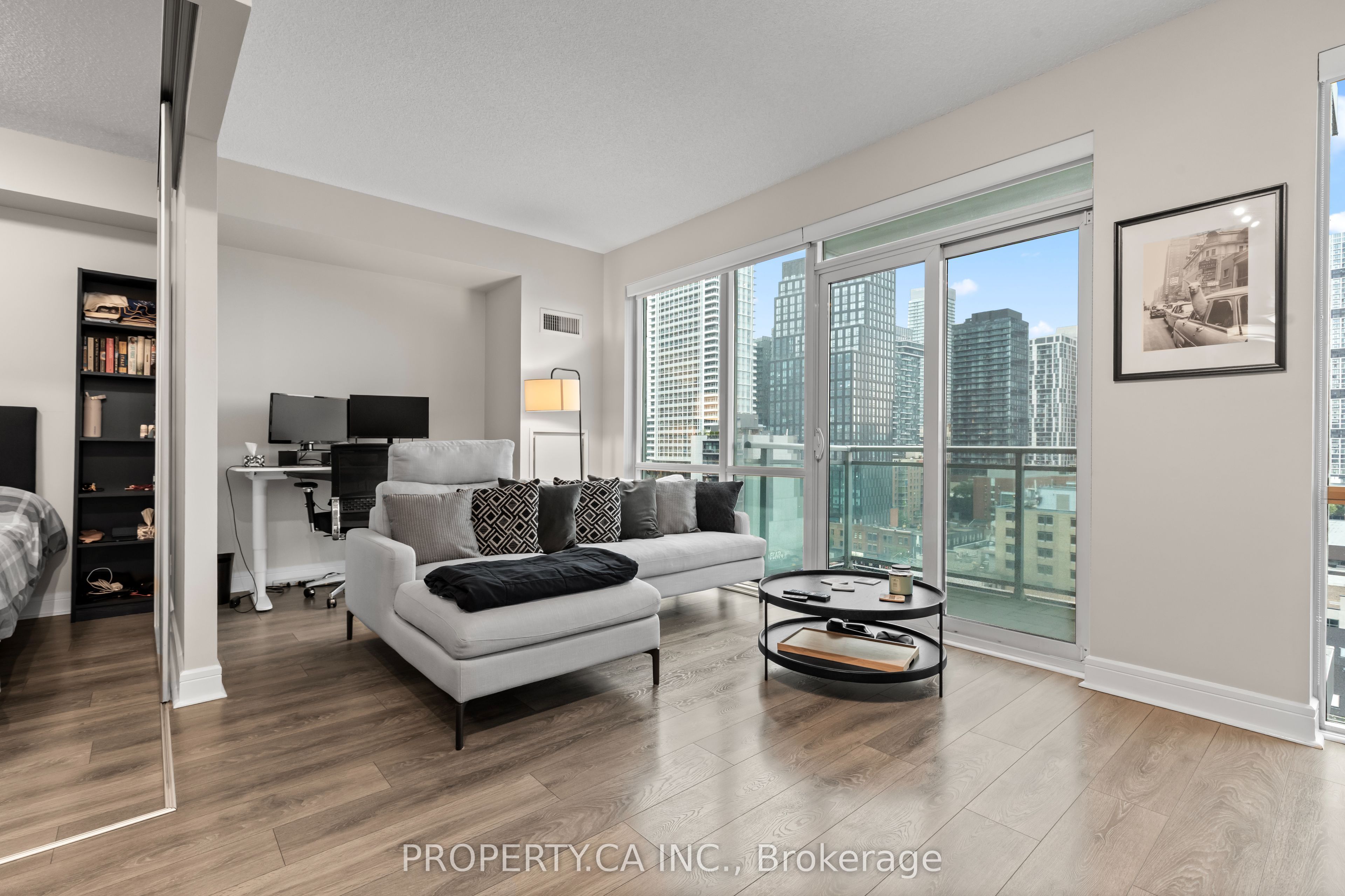 116 George Street 1204, Toronto, ON M5A 3S2 photo 4