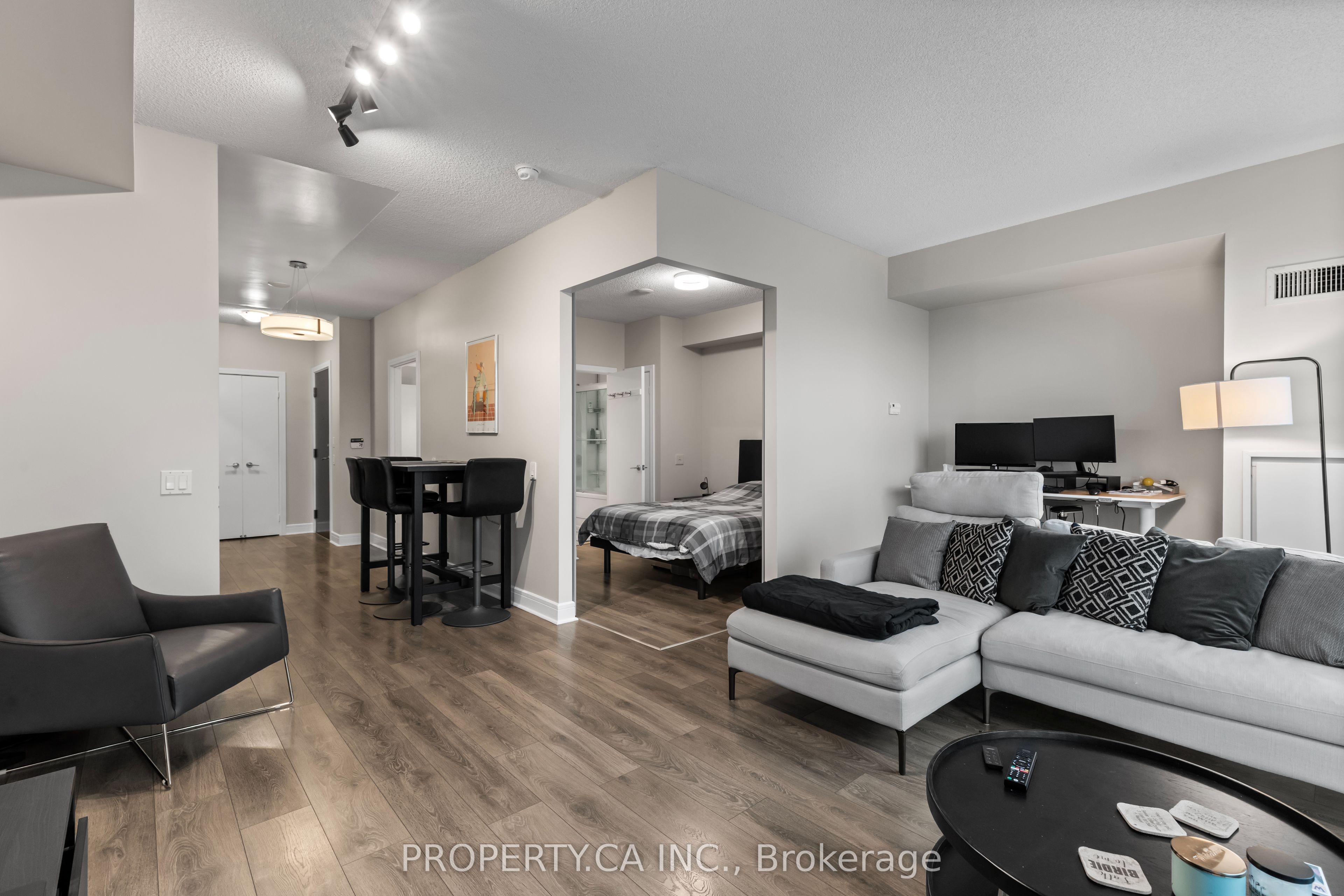116 George Street 1204, Toronto, ON M5A 3S2 photo 5