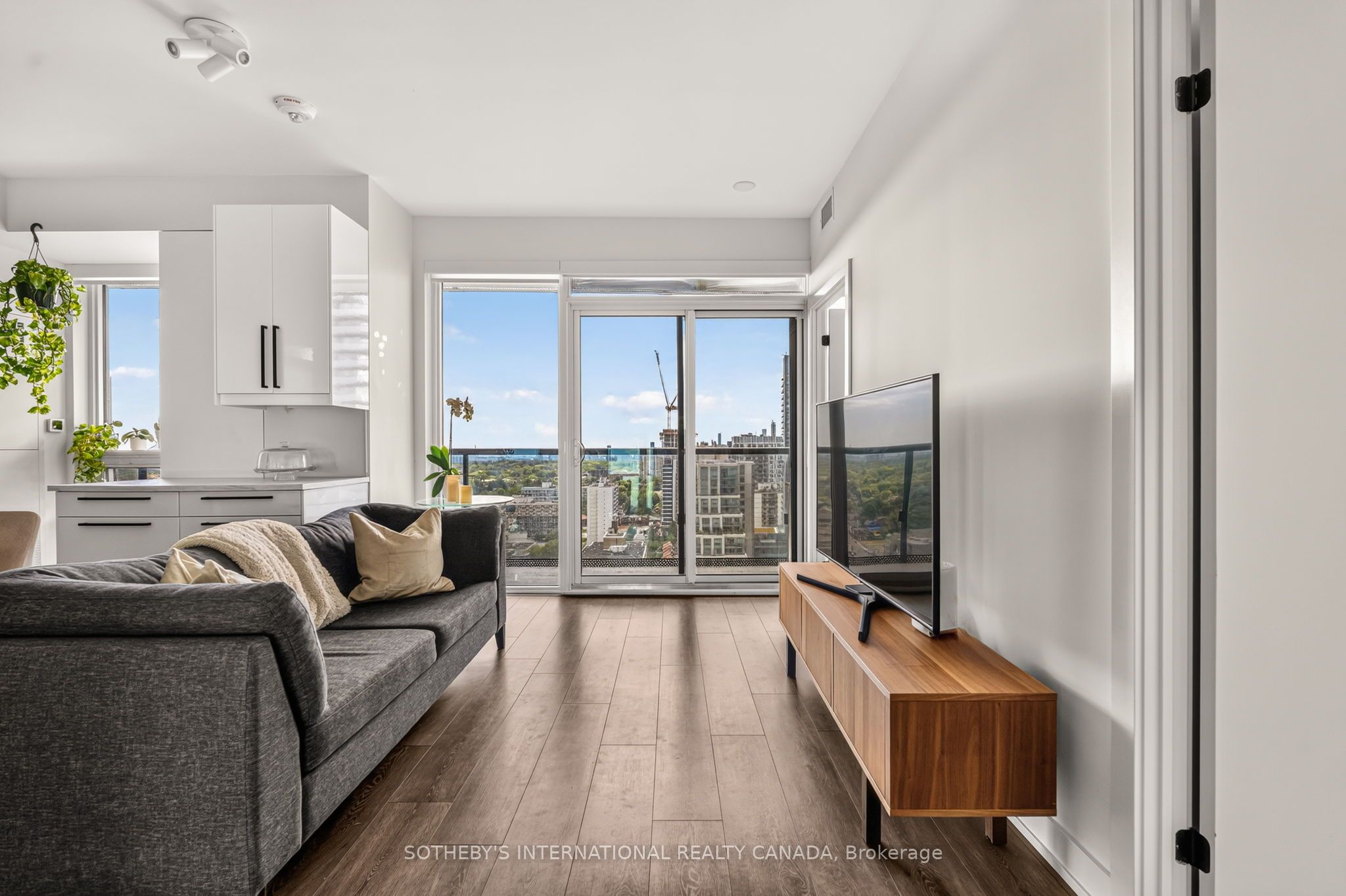 127 W BROADWAY Avenue 2302, Toronto, ON M4P 1V4 photo 4
