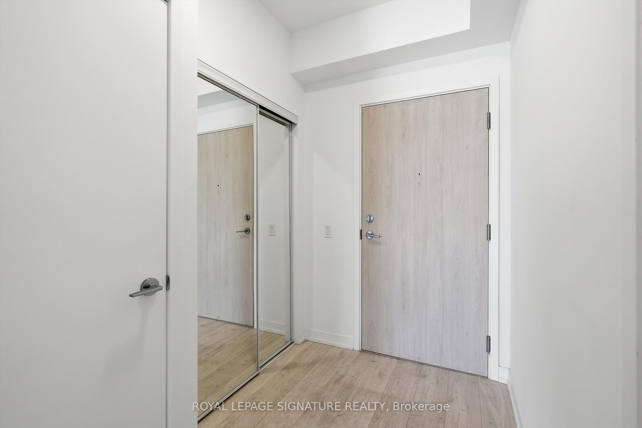 181 Sheppard Avenue E 503, Toronto, ON M2N 0L9 photo 2