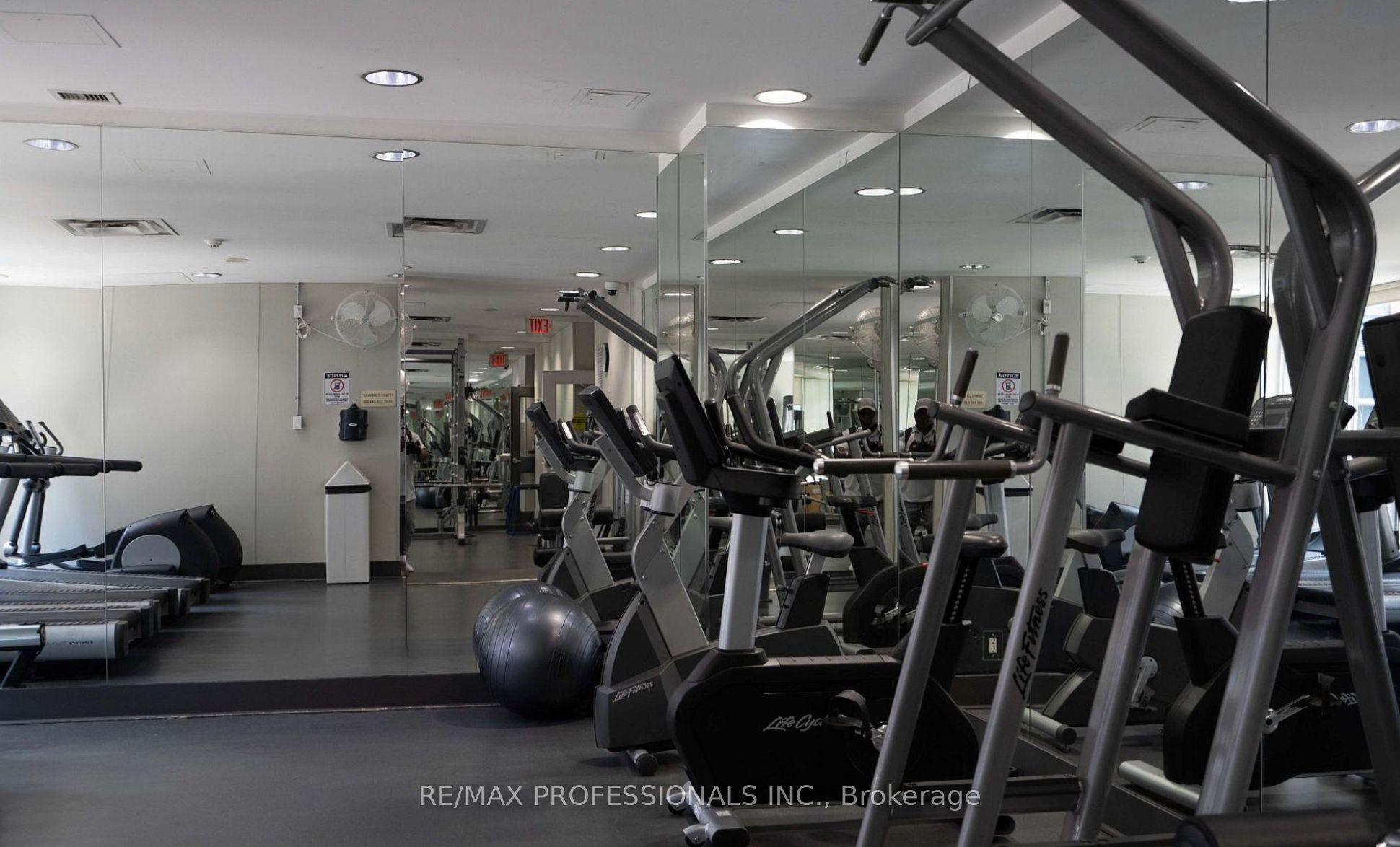 1 Shaw Street W 523, Toronto, ON M6K 0A1 photo 5